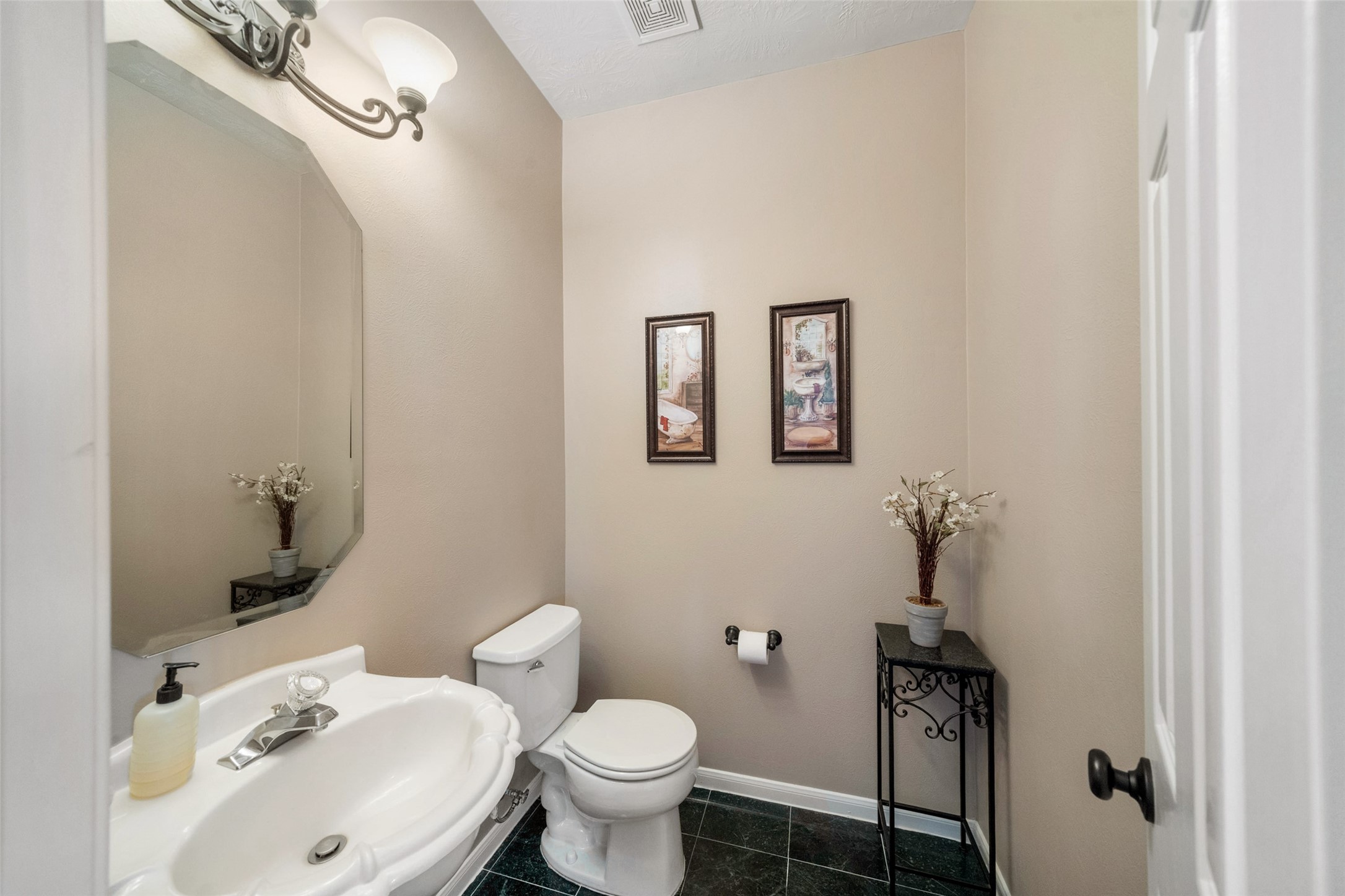 3422 Aldergrove Drive Property Photo 25