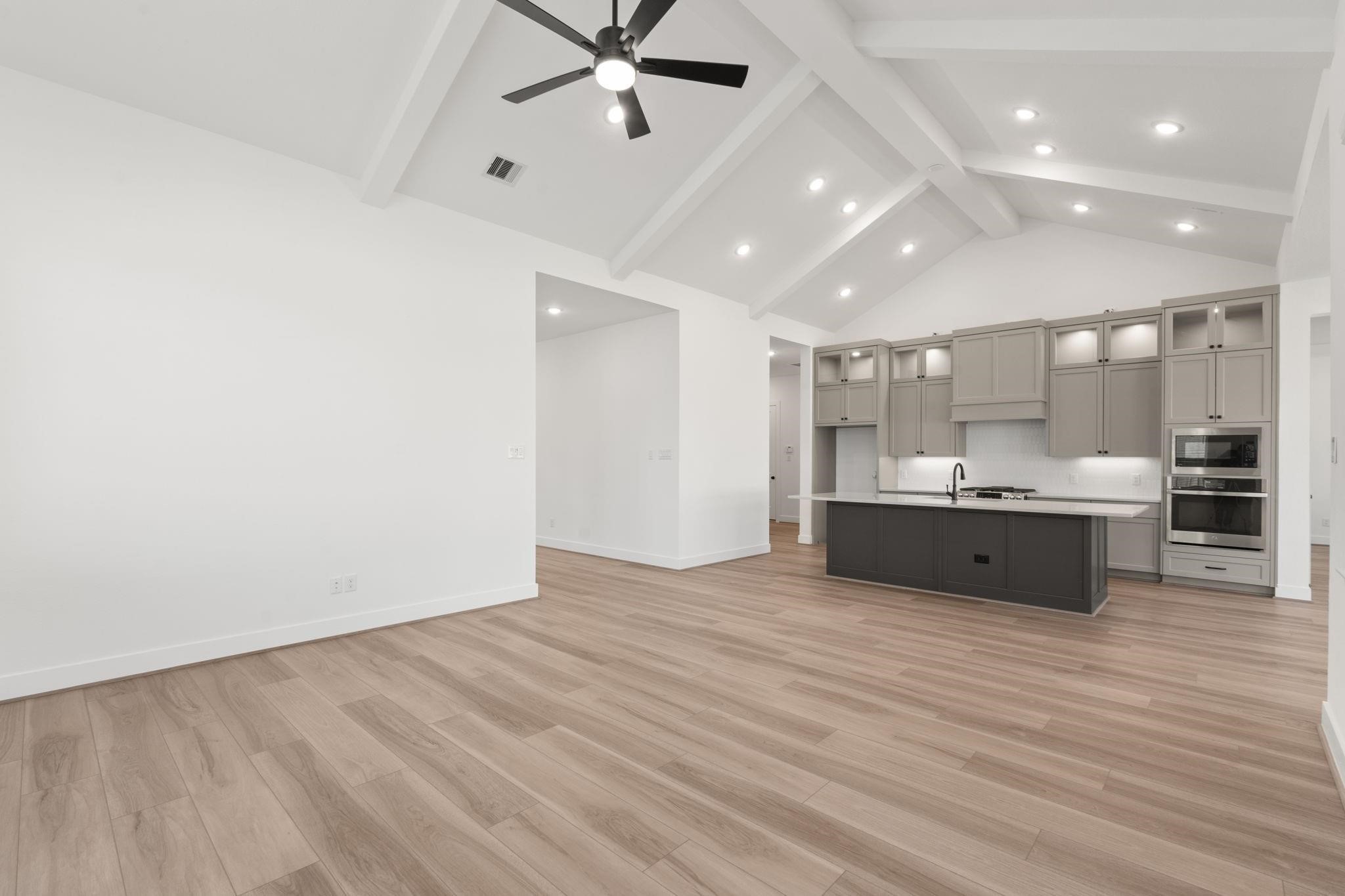 9107 Basilica Lane Property Photo 4