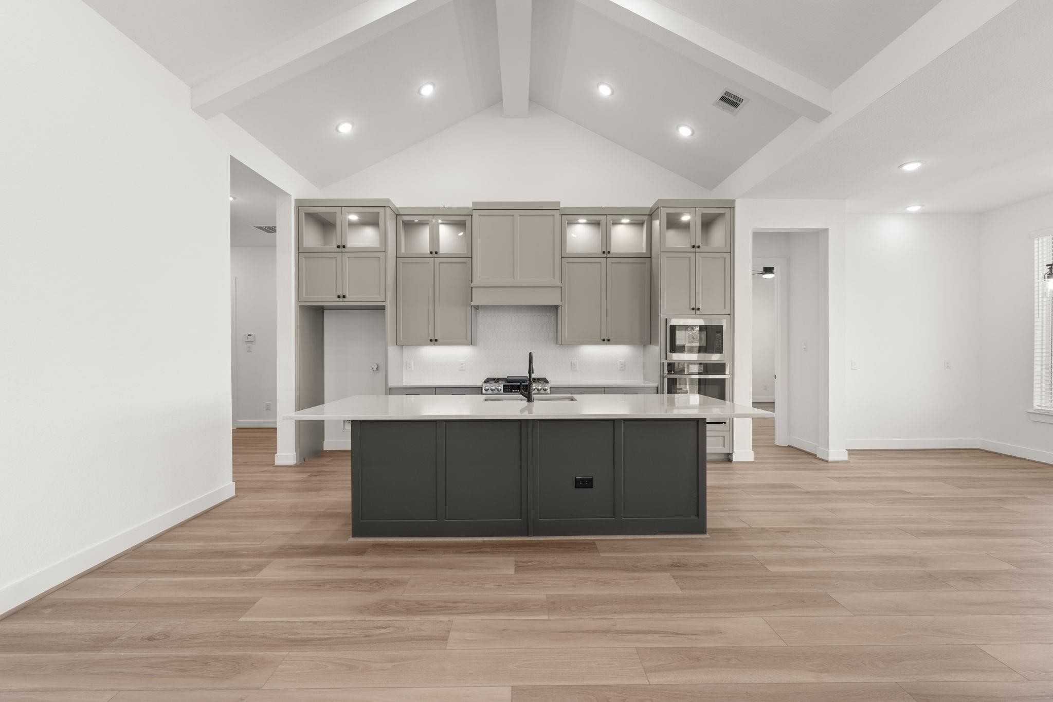 9107 Basilica Lane Property Photo 7