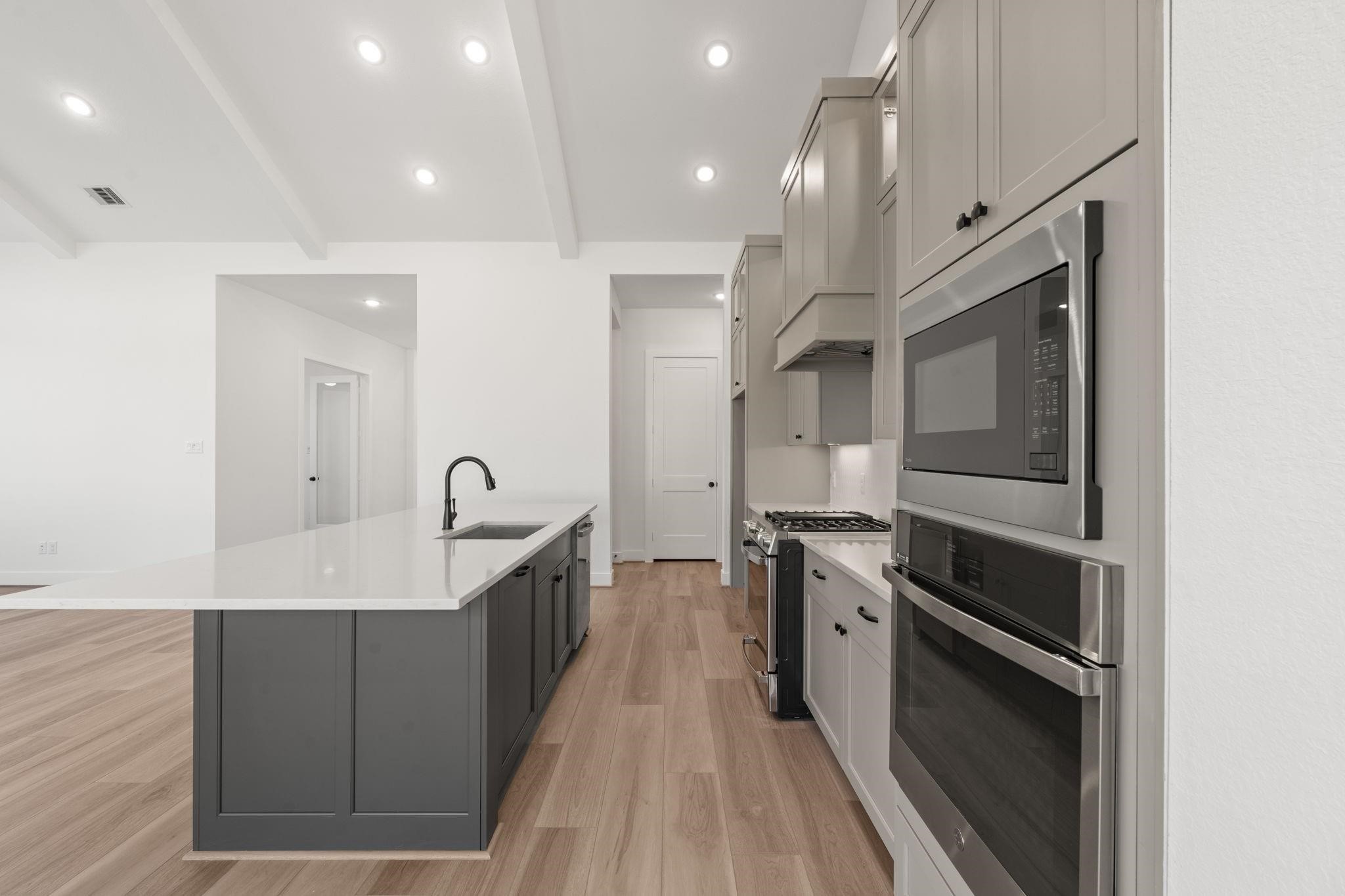 9107 Basilica Lane Property Photo 9