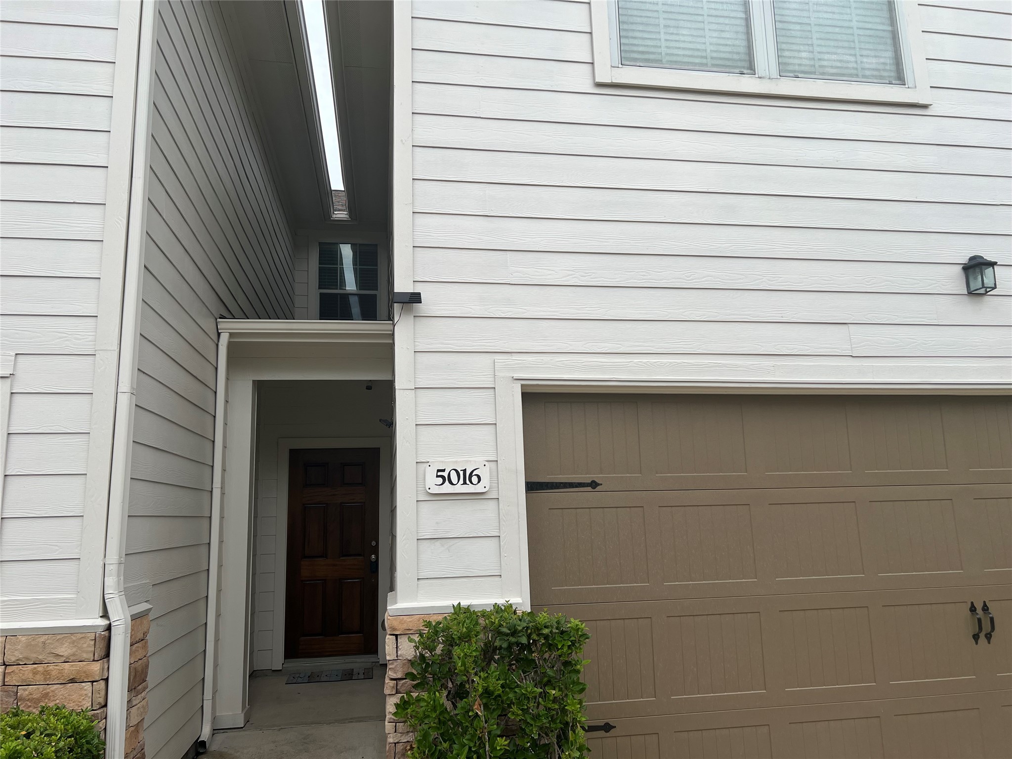 5016 Fjord Court Property Photo 2