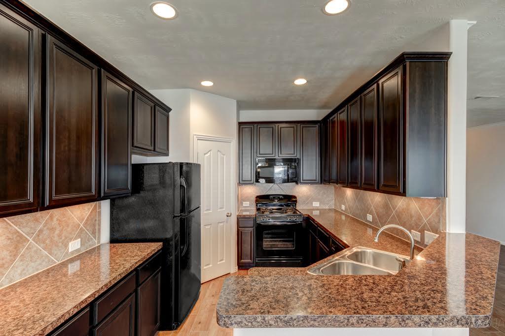 5016 Fjord Court Property Photo 8