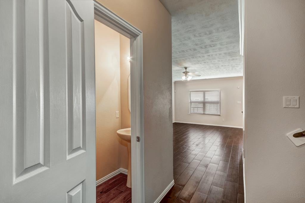 5016 Fjord Court Property Photo 12