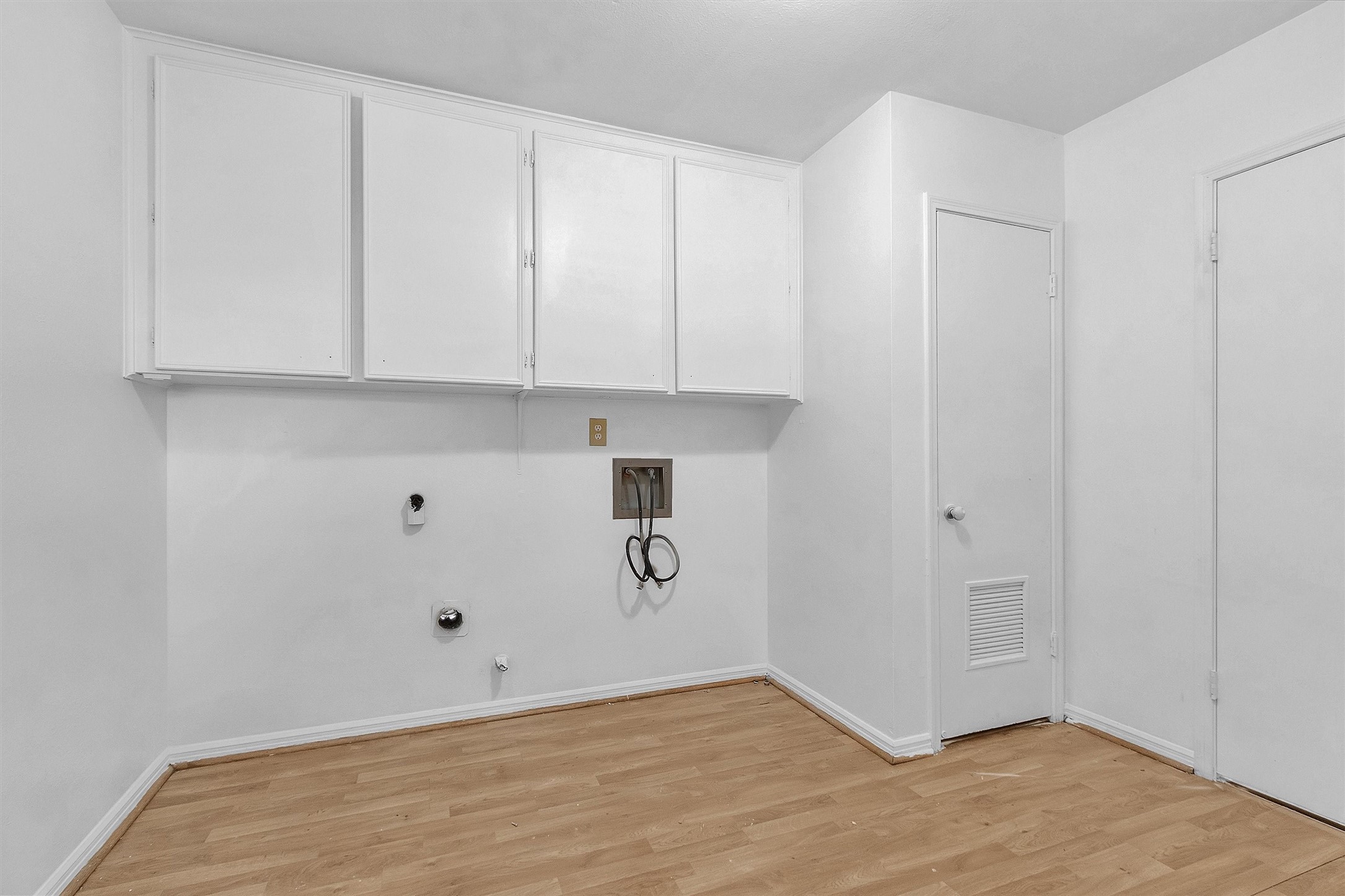 1122 Rhine Lane Property Photo 14