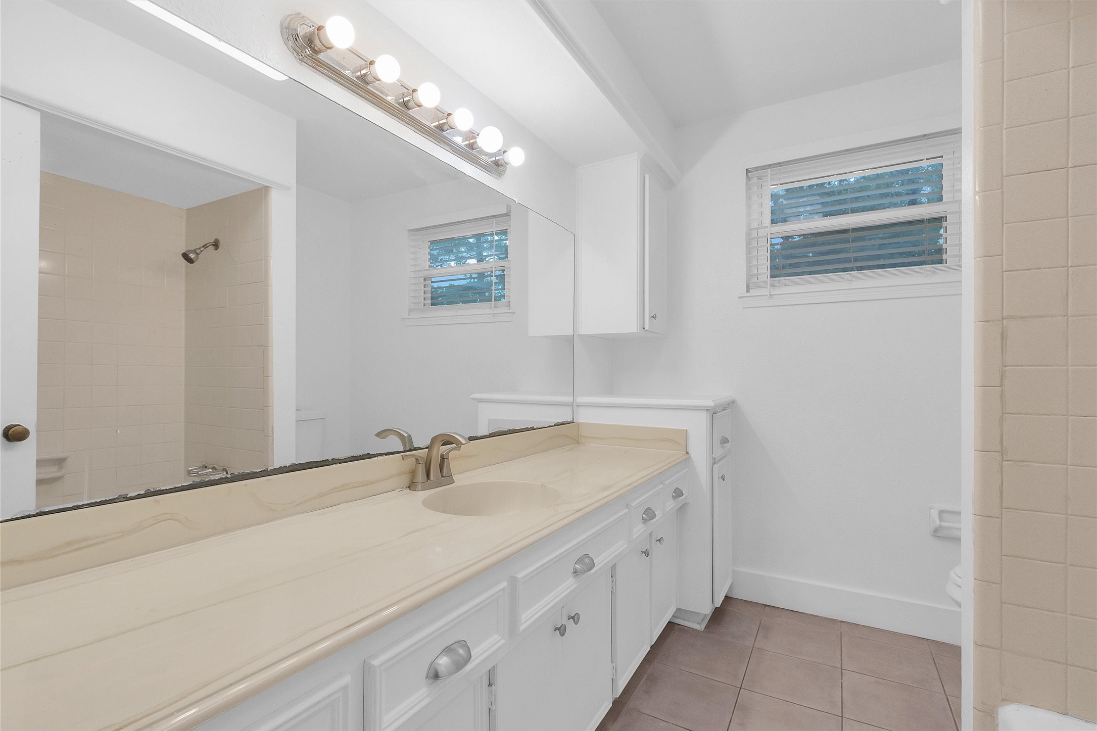 1122 Rhine Lane Property Photo 23
