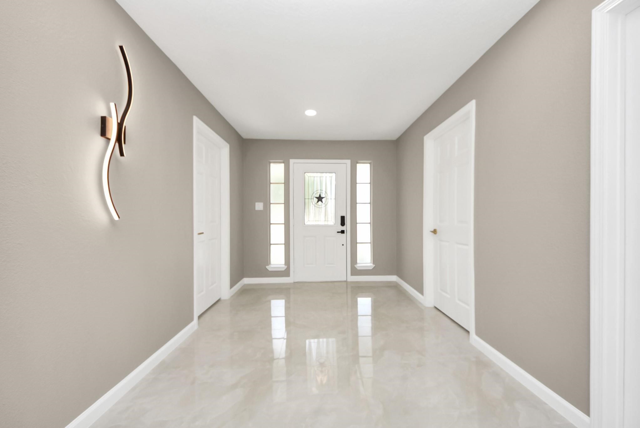 16114 Forest Bend Avenue Property Photo 4