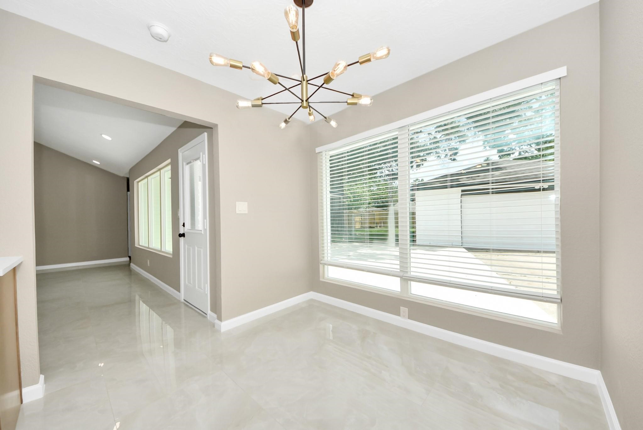 16114 Forest Bend Avenue Property Photo 8