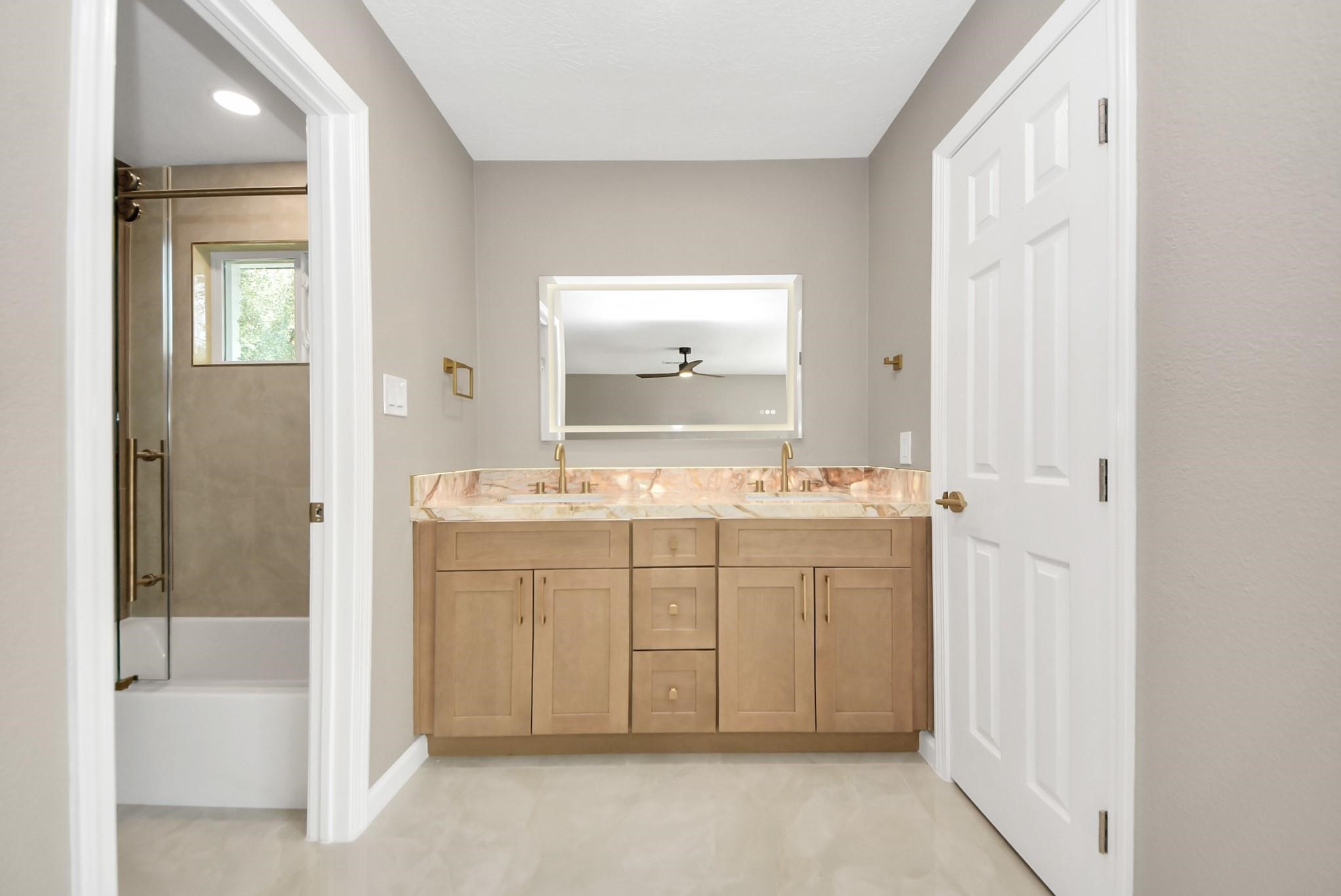 16114 Forest Bend Avenue Property Photo 17