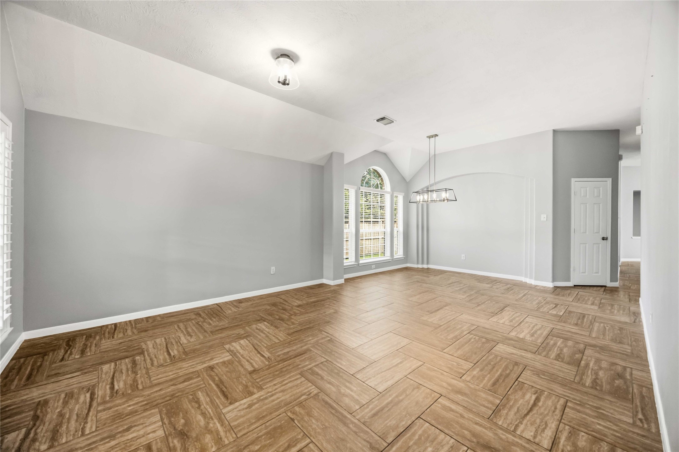 23842 Wispy Way Property Photo 9