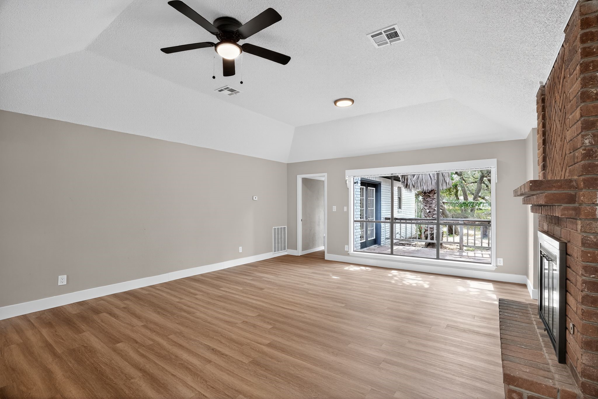 107 Cherry Hills Property Photo 6
