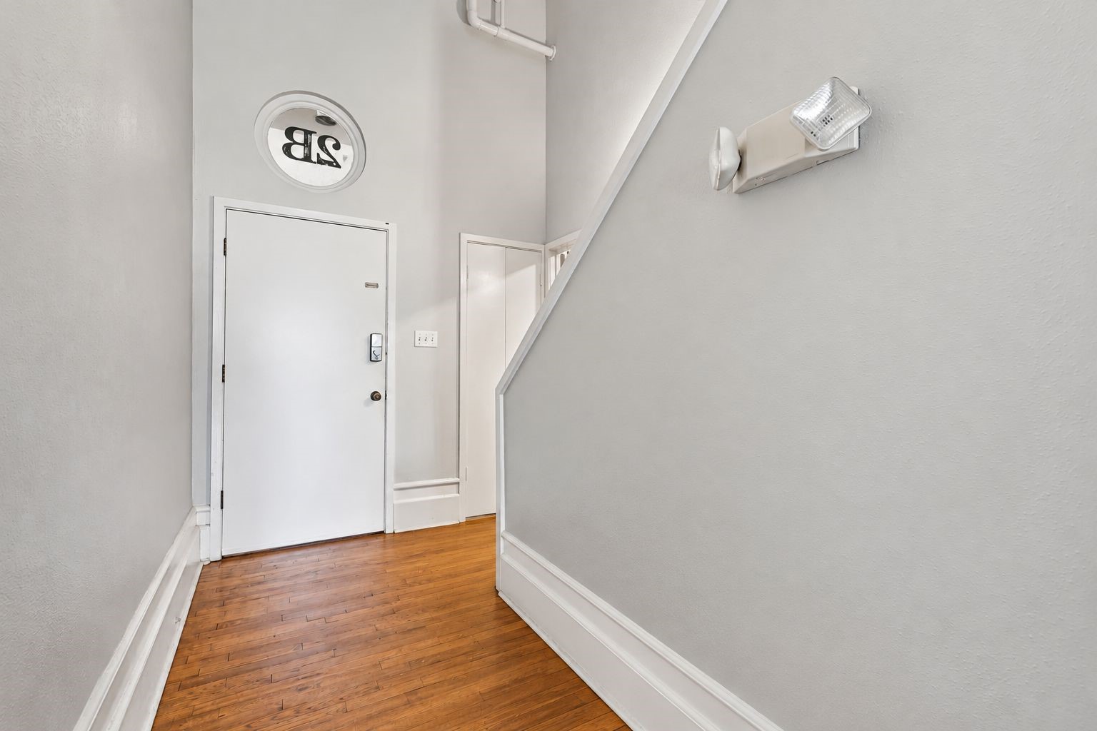 2121 Strand St 2b Property Photo 3