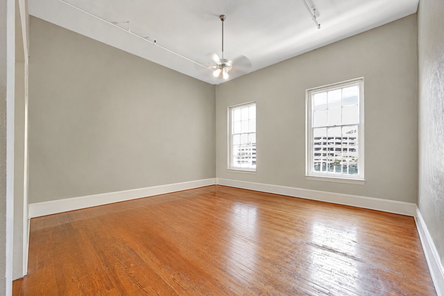 2121 Strand St 2b Property Photo 10