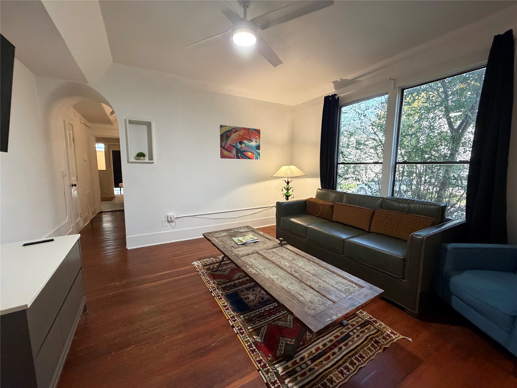 402 Hyde Park Boulevard 1 Property Photo 2