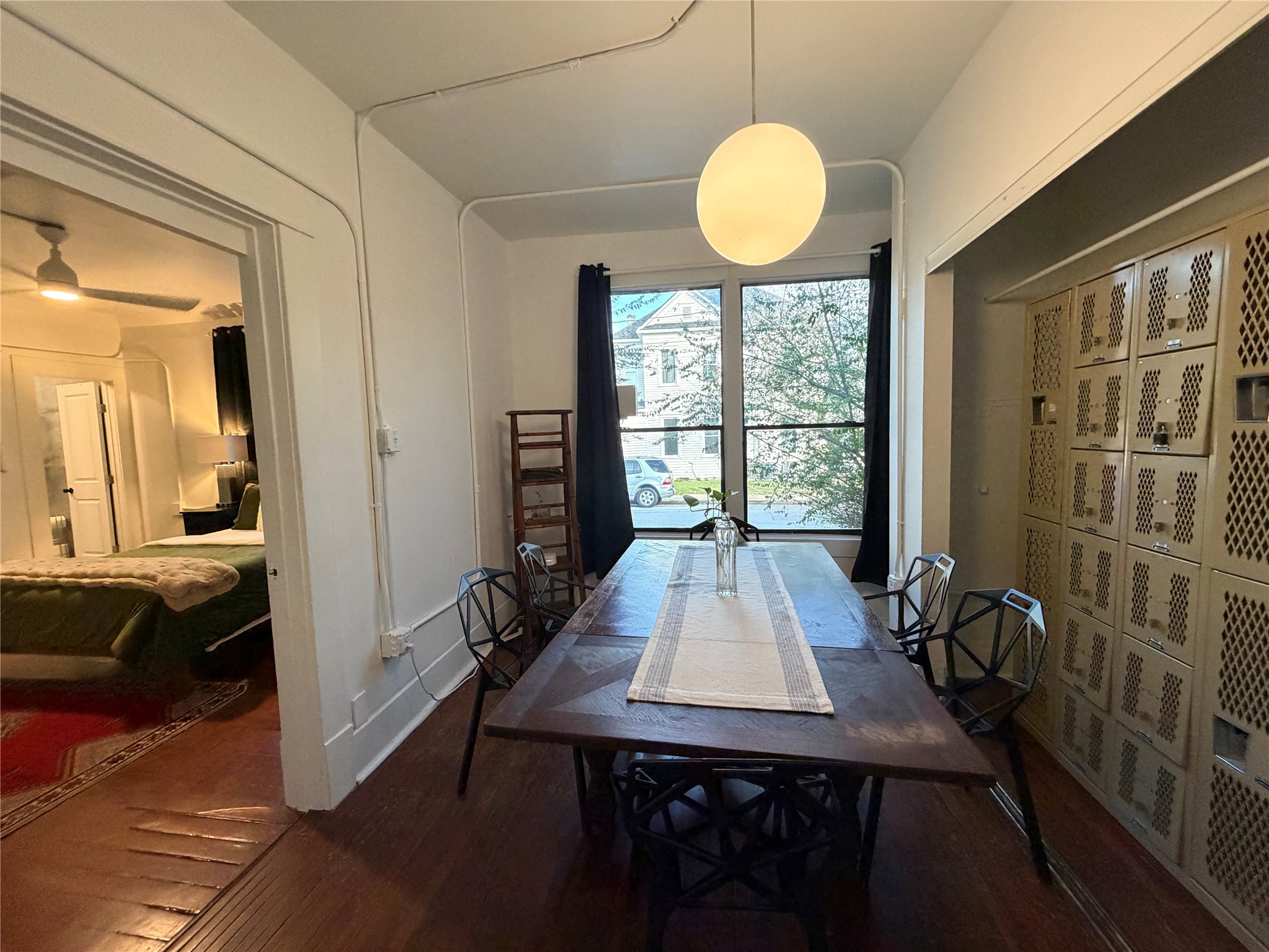 402 Hyde Park Boulevard 1 Property Photo 15