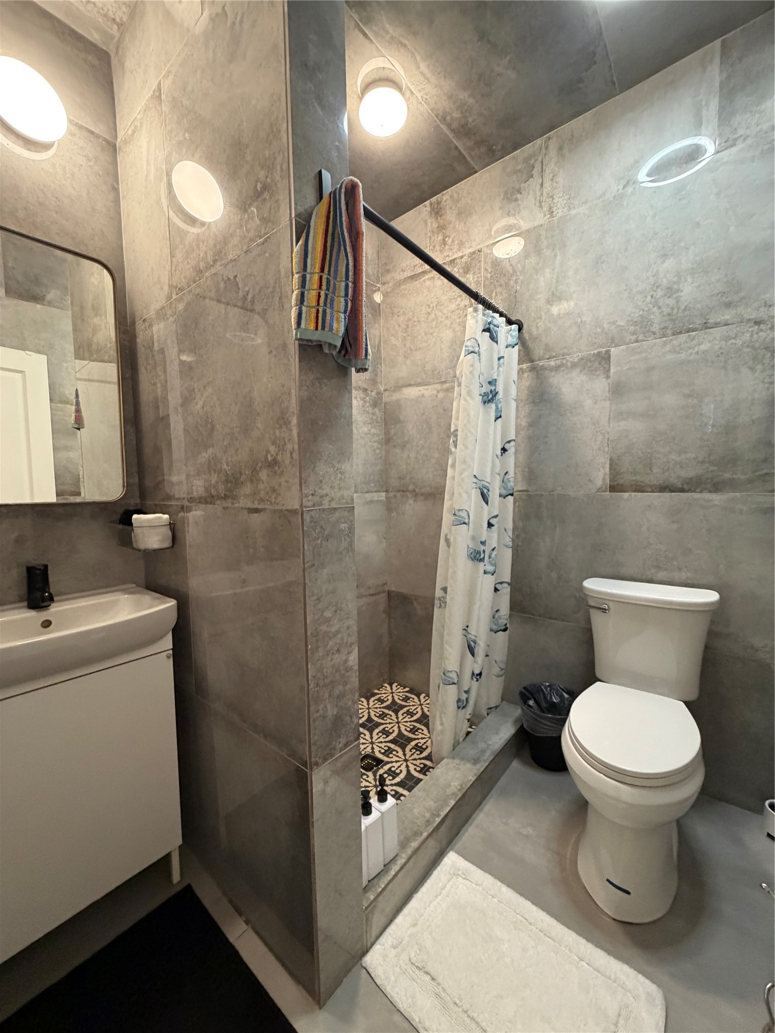 402 Hyde Park Boulevard 1 Property Photo 19