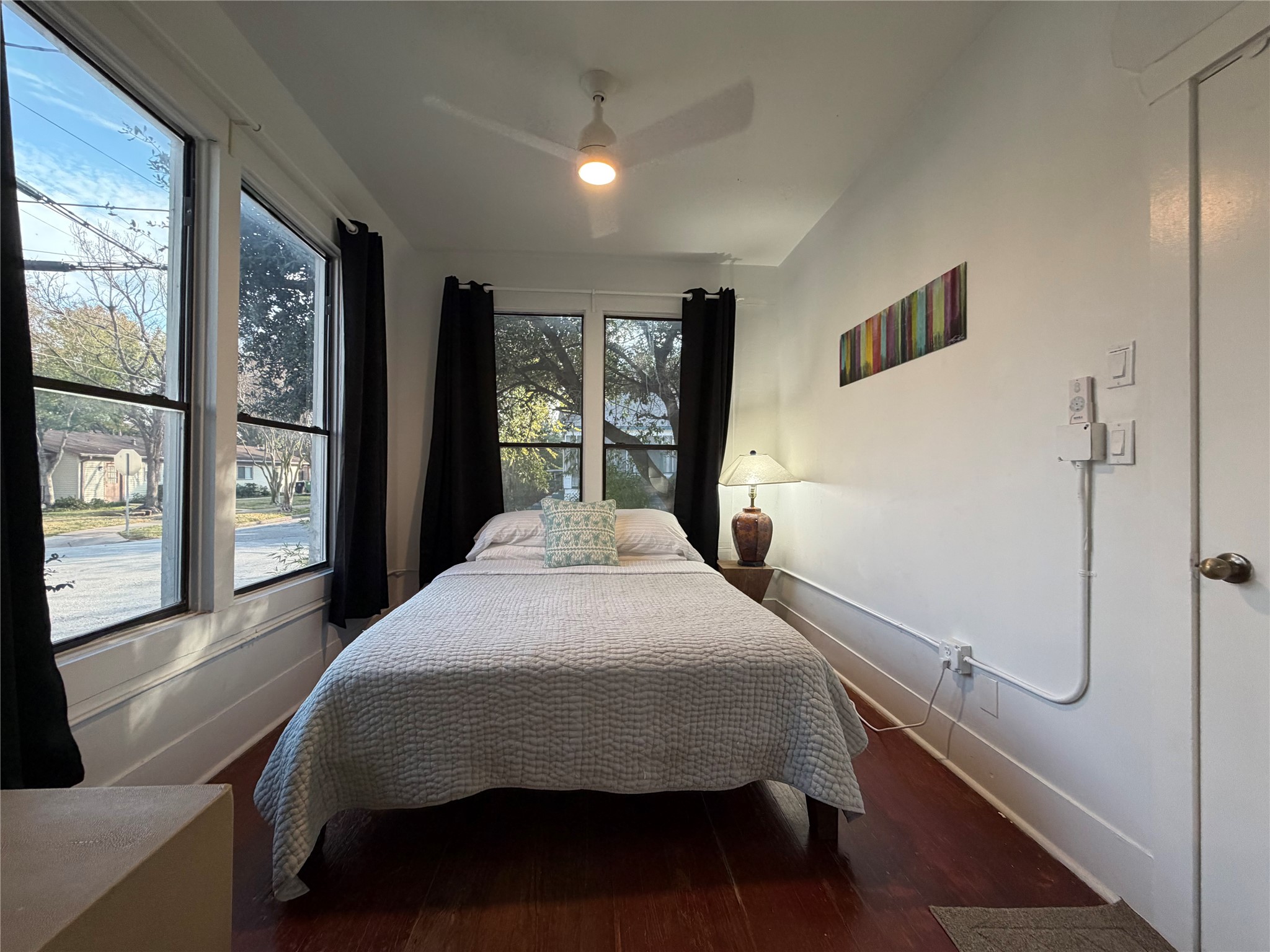 402 Hyde Park Boulevard 1 Property Photo 23