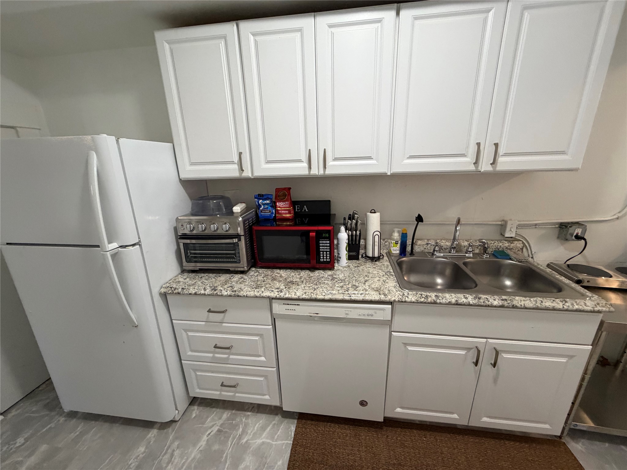 402 Hyde Park Boulevard 1 Property Photo 30