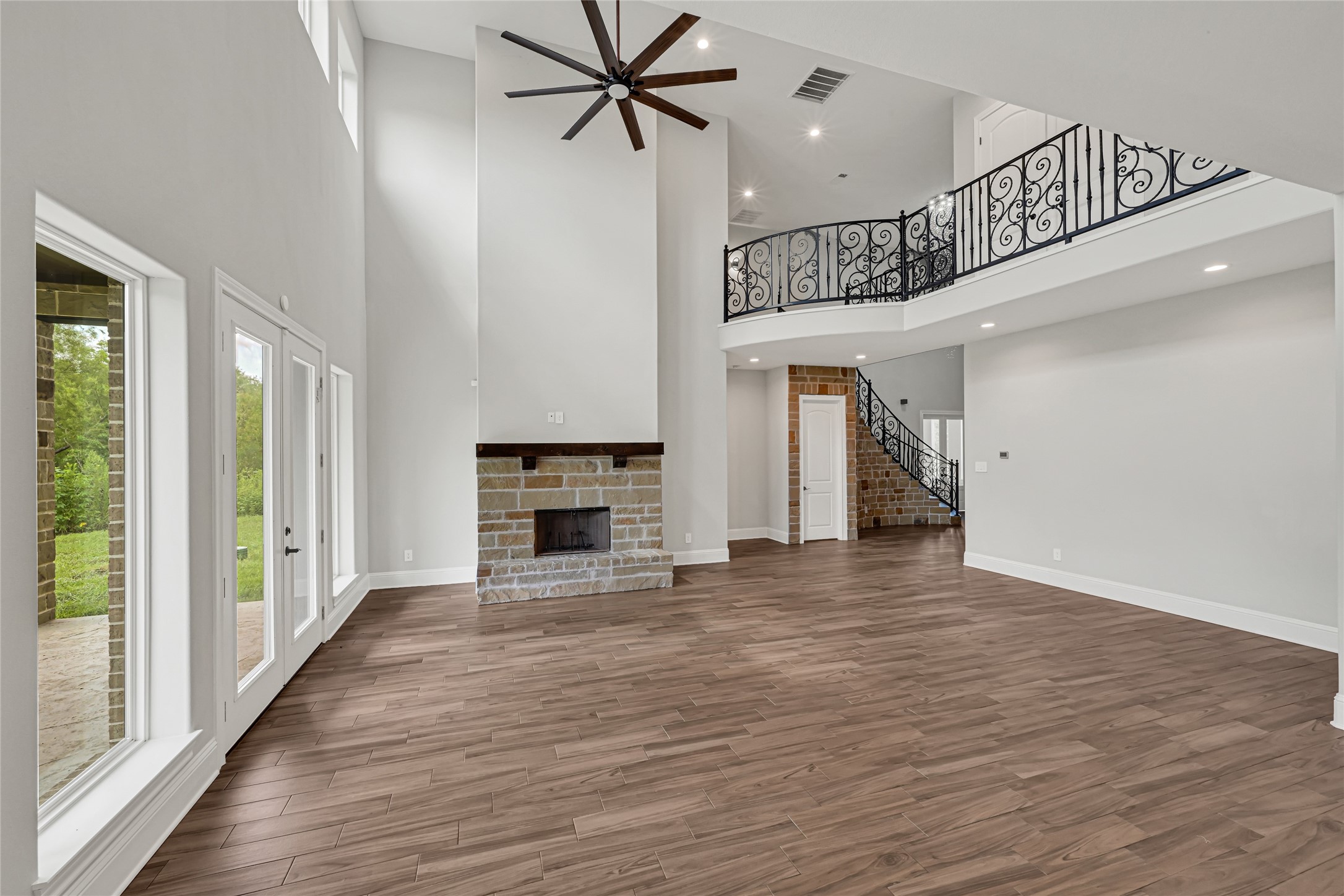15410 Rosemary Lane Property Photo 5