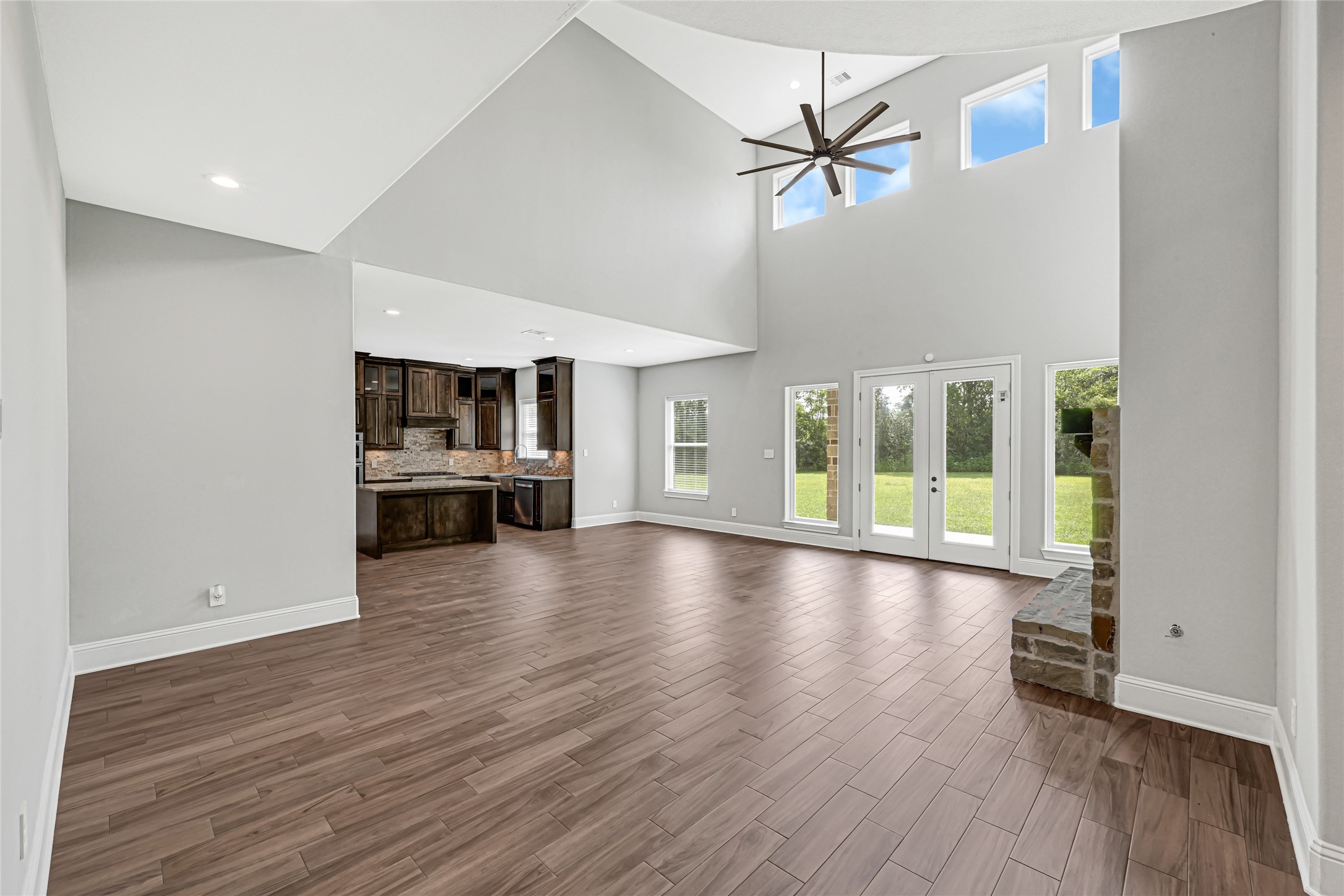 15410 Rosemary Lane Property Photo 6