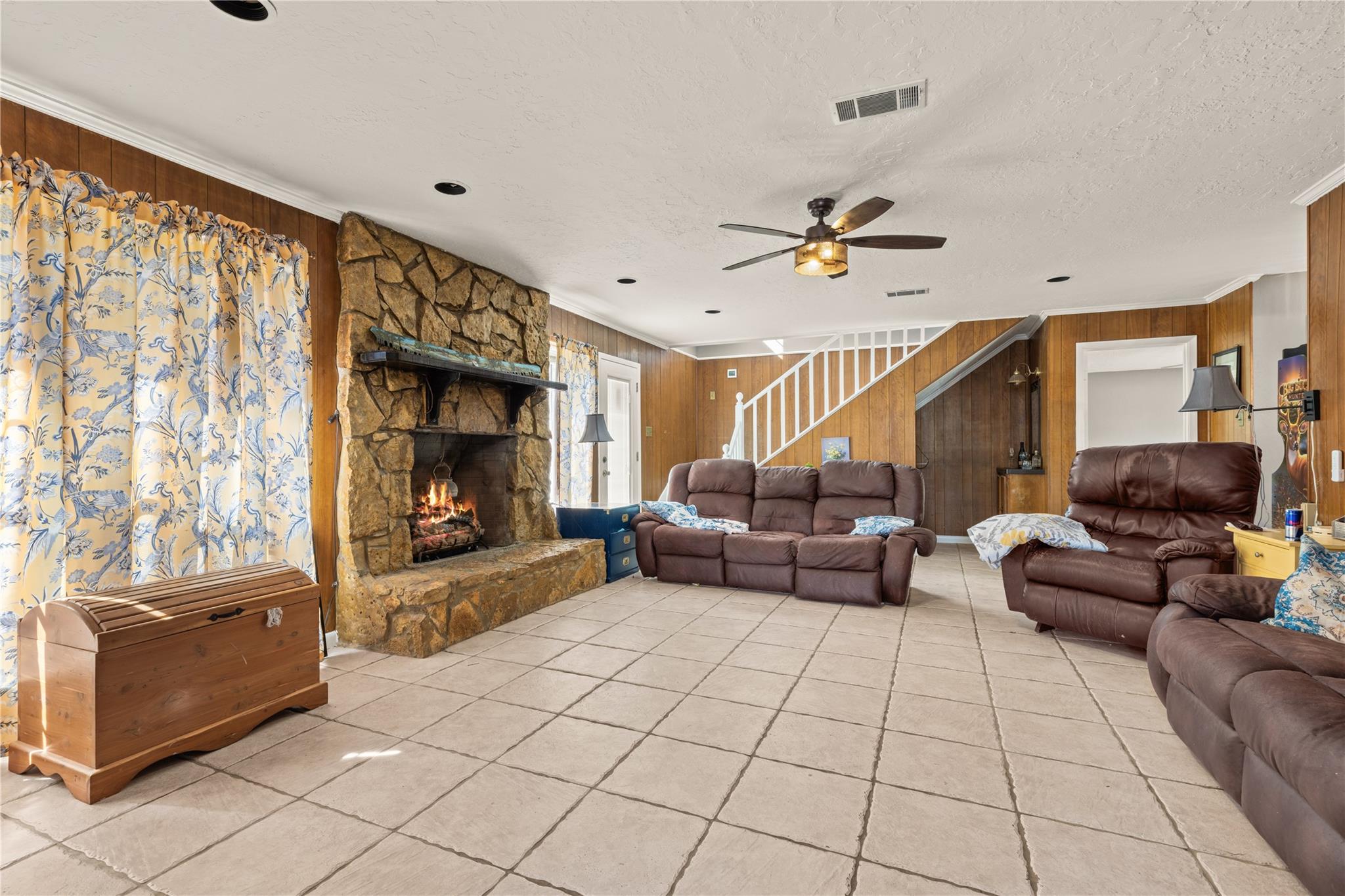 2920 Grace Lane, Highlands Tx 77562 Property Photo 5