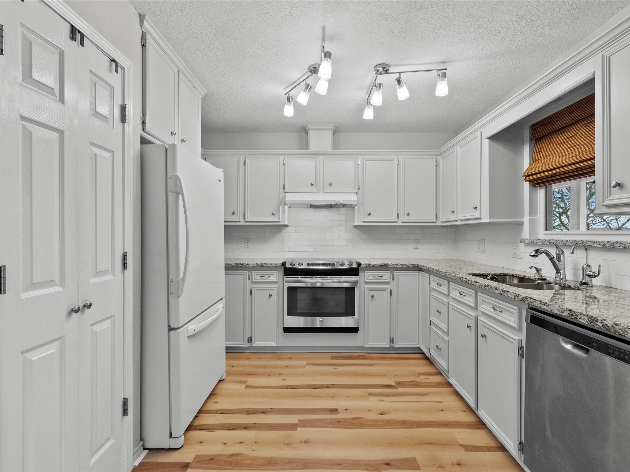 5317 County Road 868e Property Photo 3