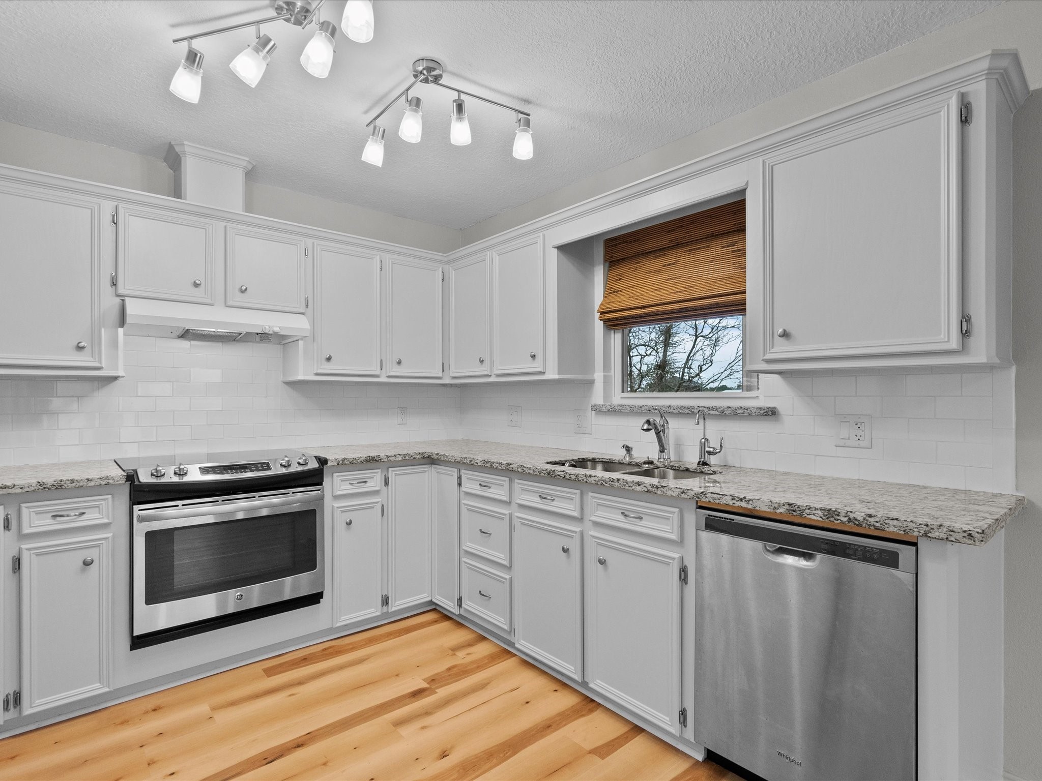 5317 County Road 868e Property Photo 6