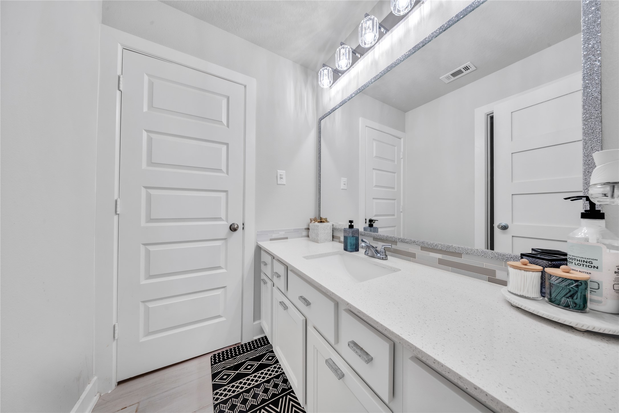 8826 Forest Side Drive Property Photo 30