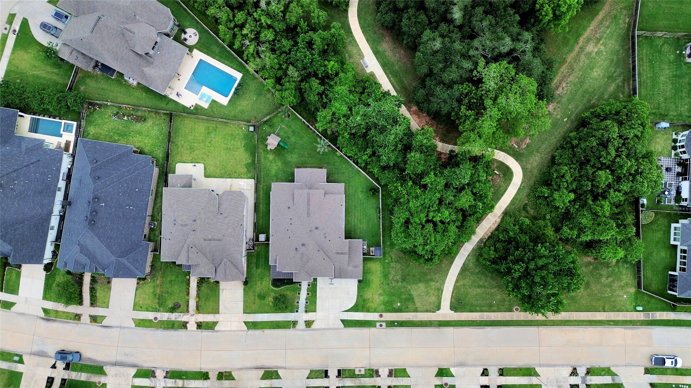 8826 Forest Side Drive Property Photo 36