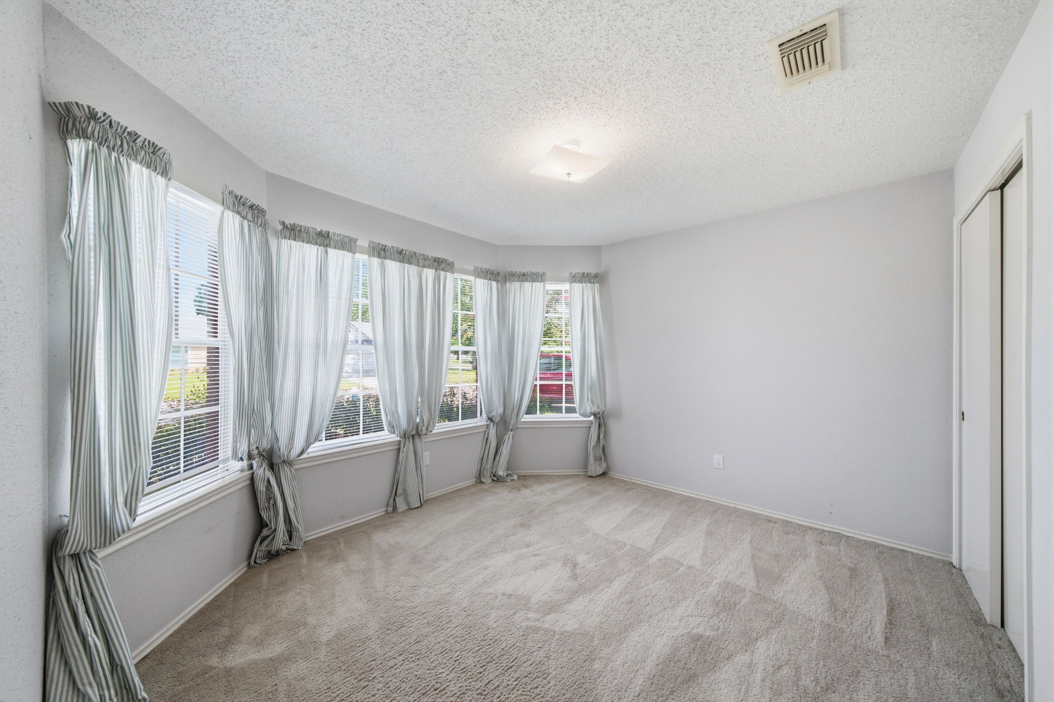 707 Laurel Grove Lane Property Photo 15