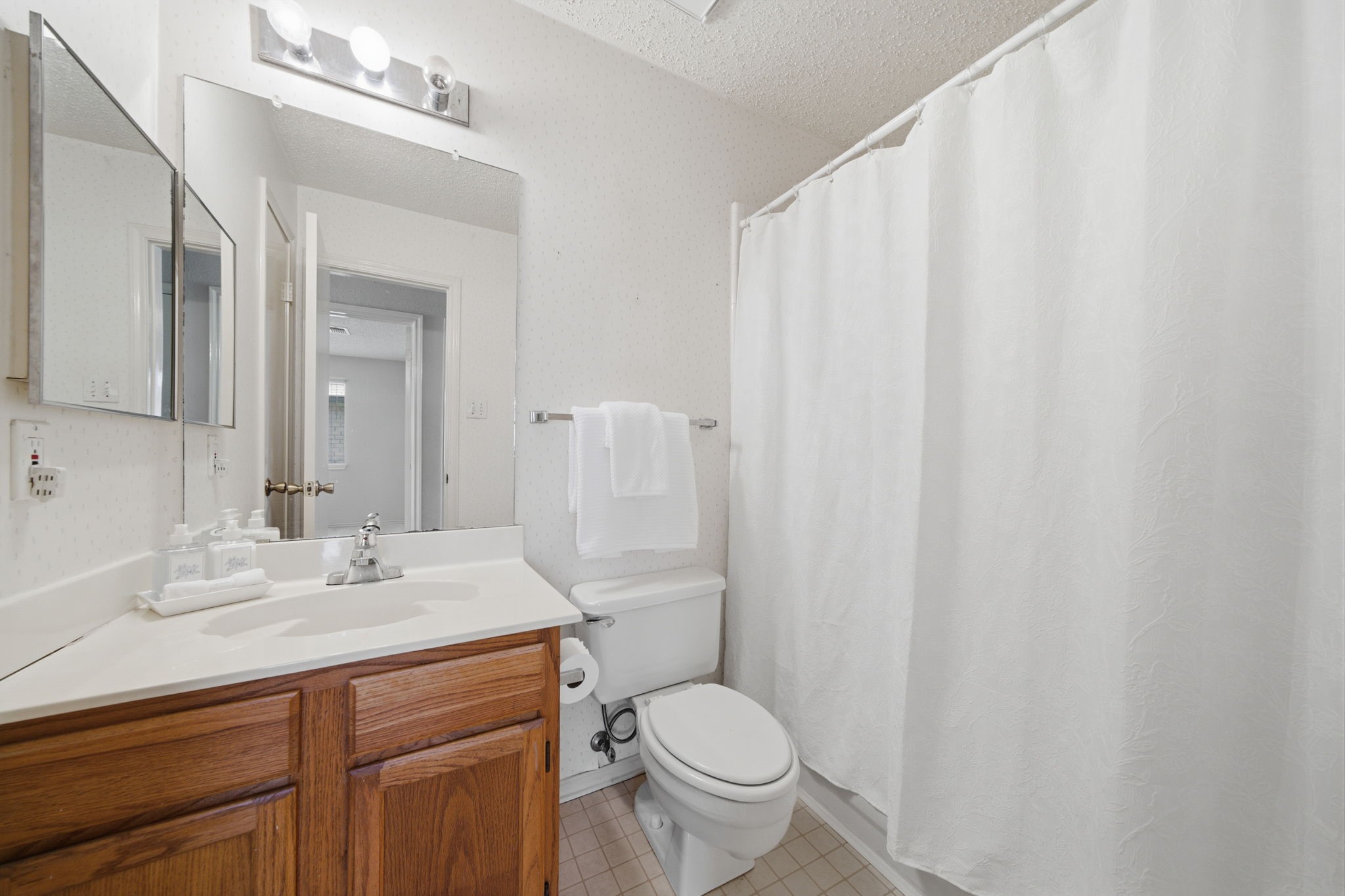 707 Laurel Grove Lane Property Photo 16