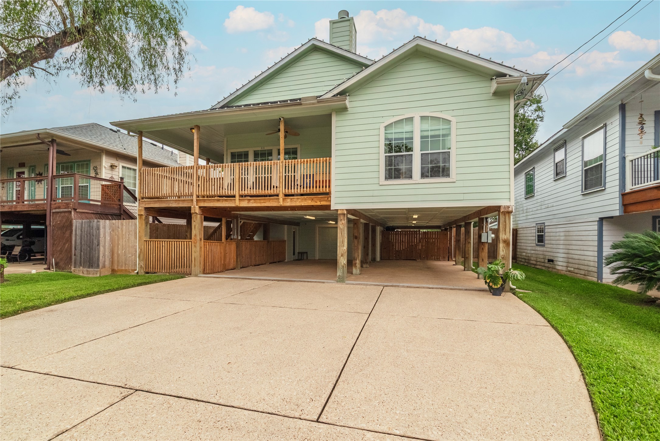 315 West Drive Property Photo 1