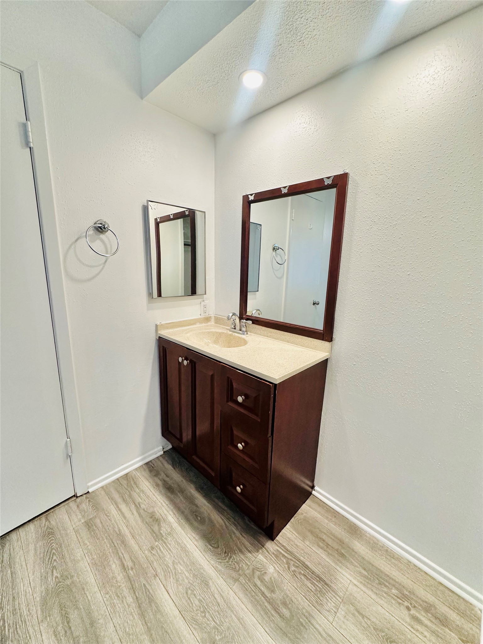 7503 Winkle Wood Lane Property Photo 10