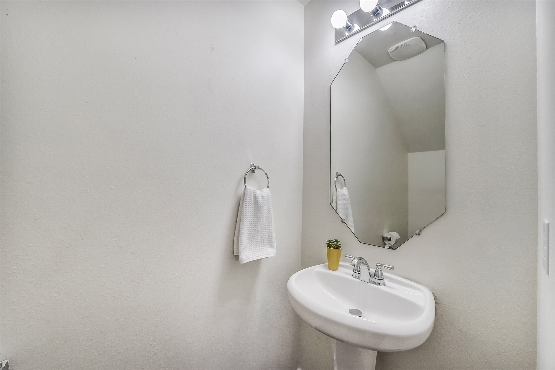 5014 Winding View Lane Property Photo 15