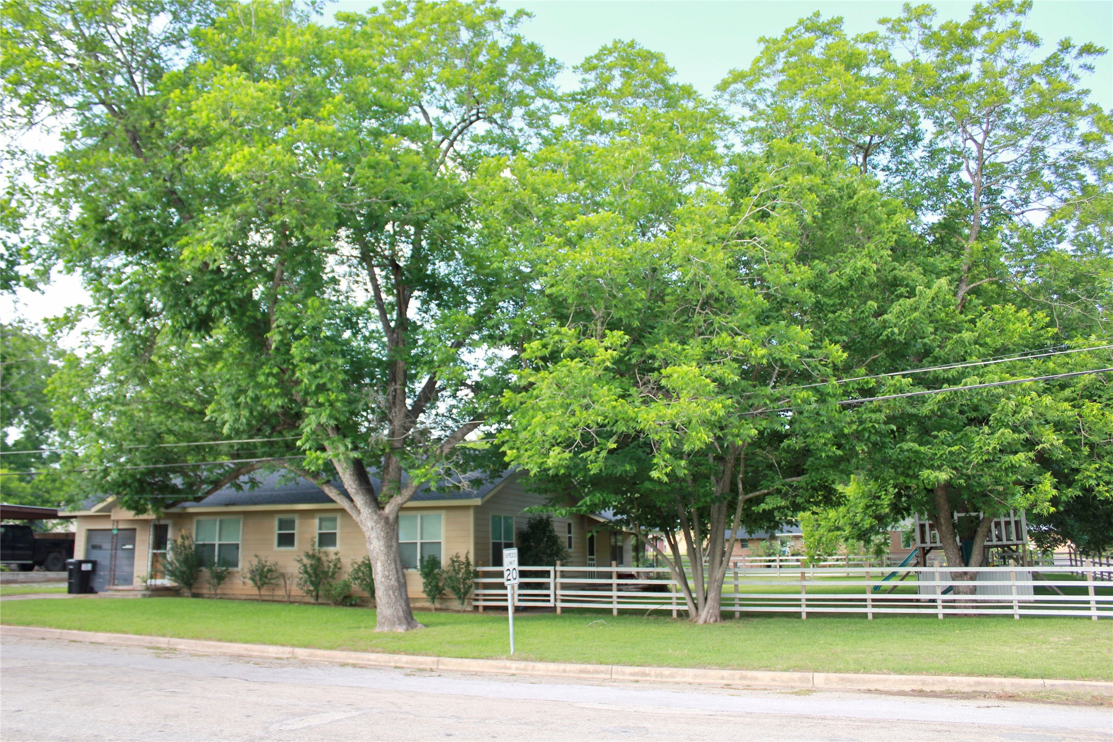 504 Hale Street Property Photo 4