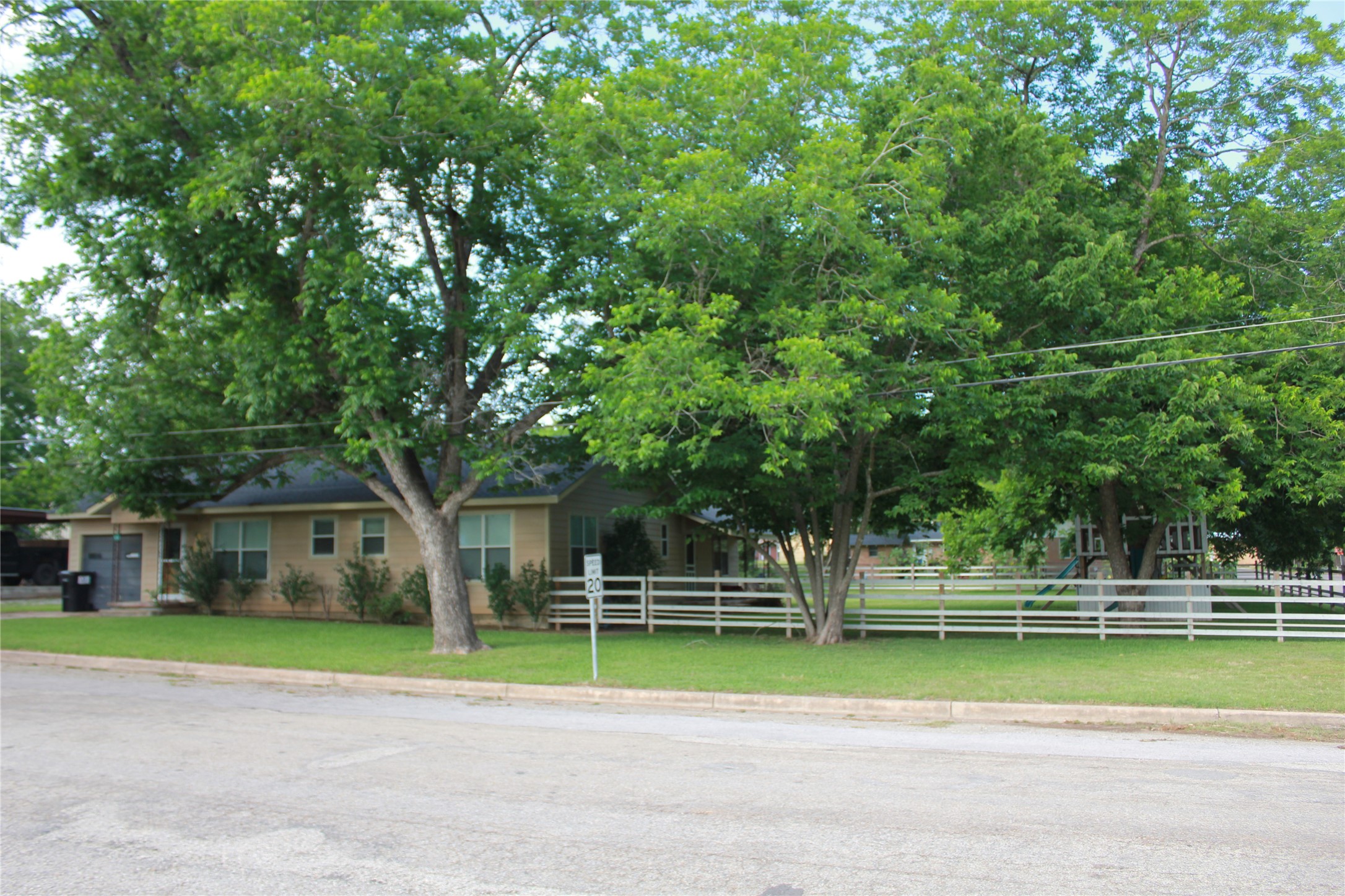 504 Hale Street Property Photo 5