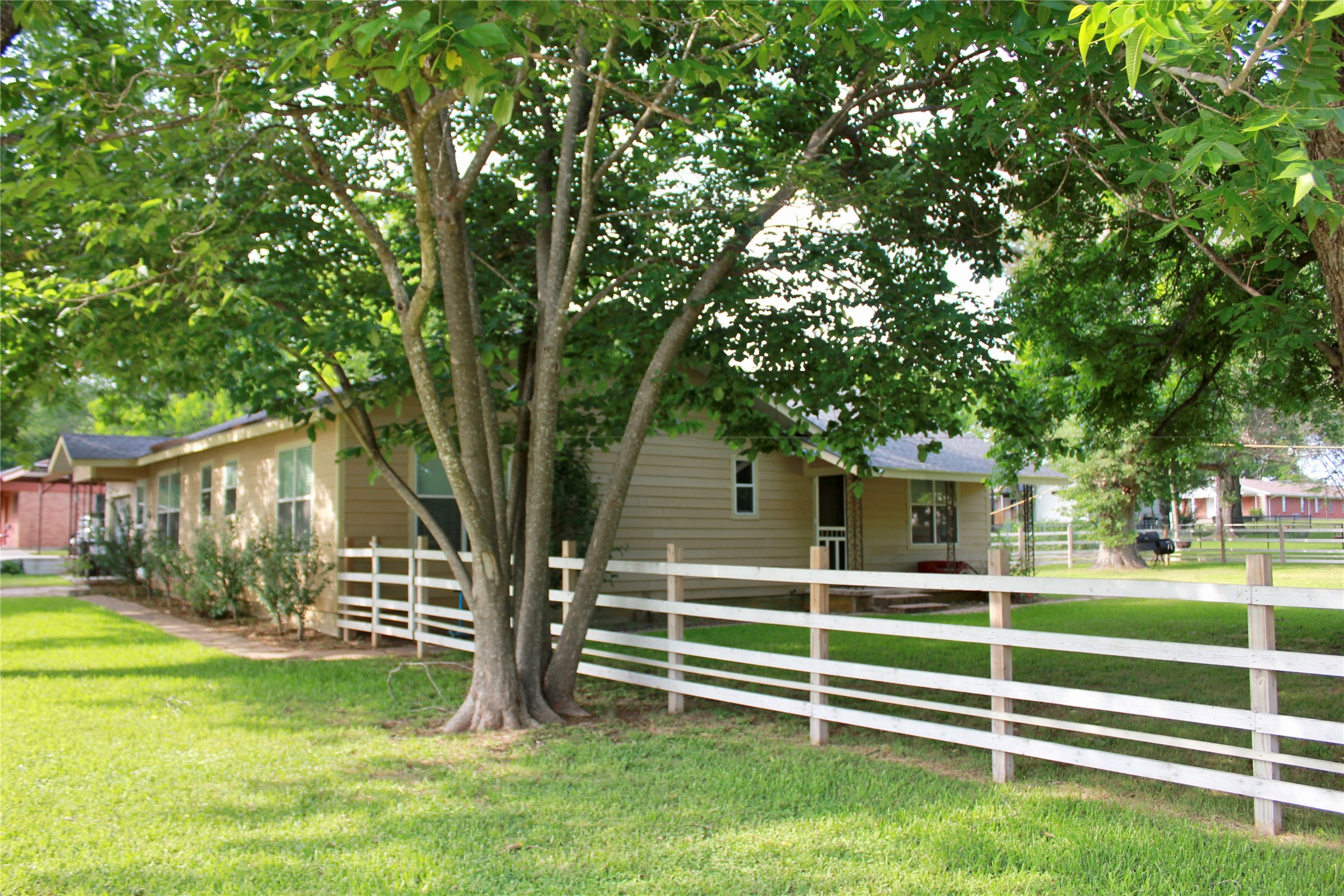 504 Hale Street Property Photo 6