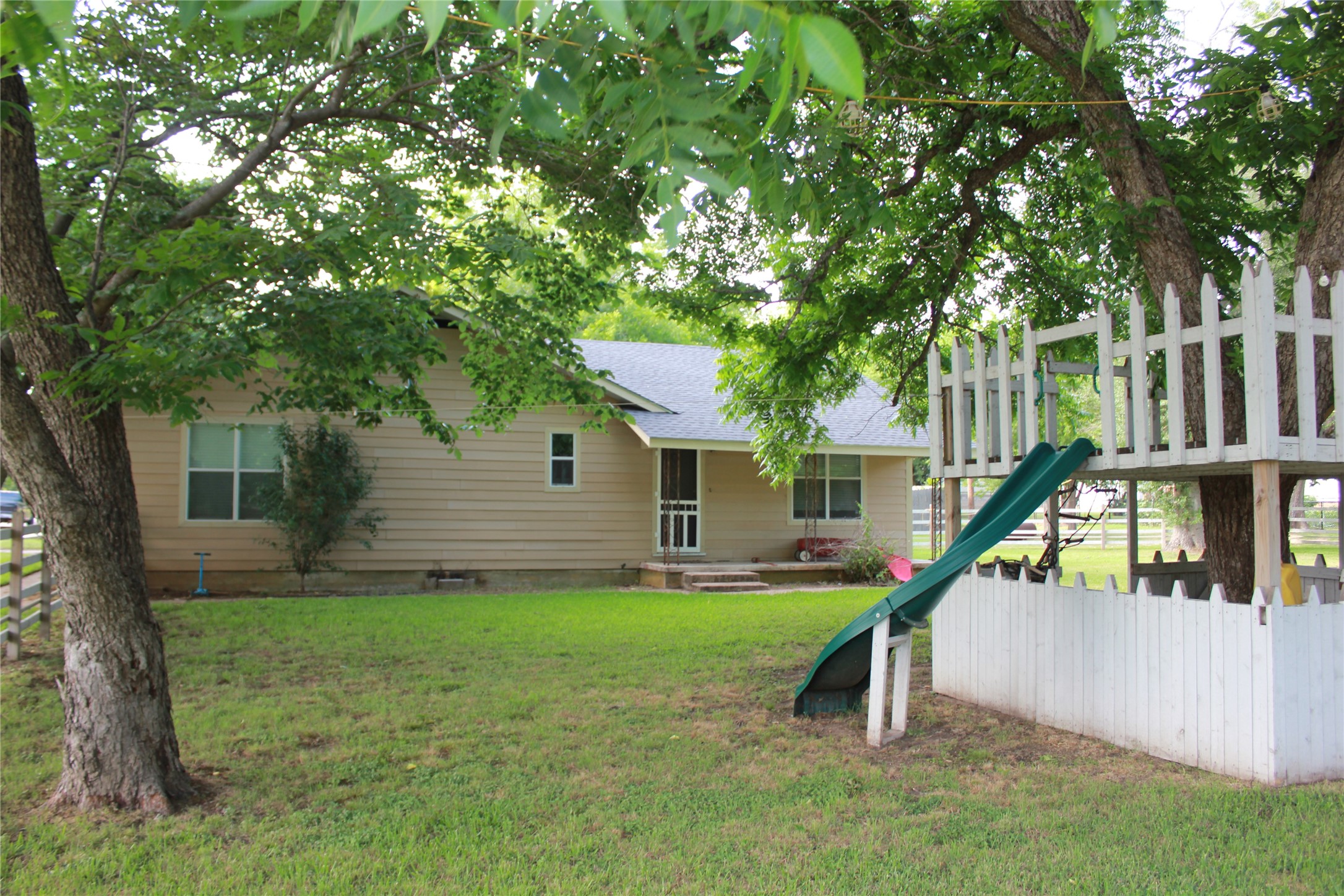 504 Hale Street Property Photo 11