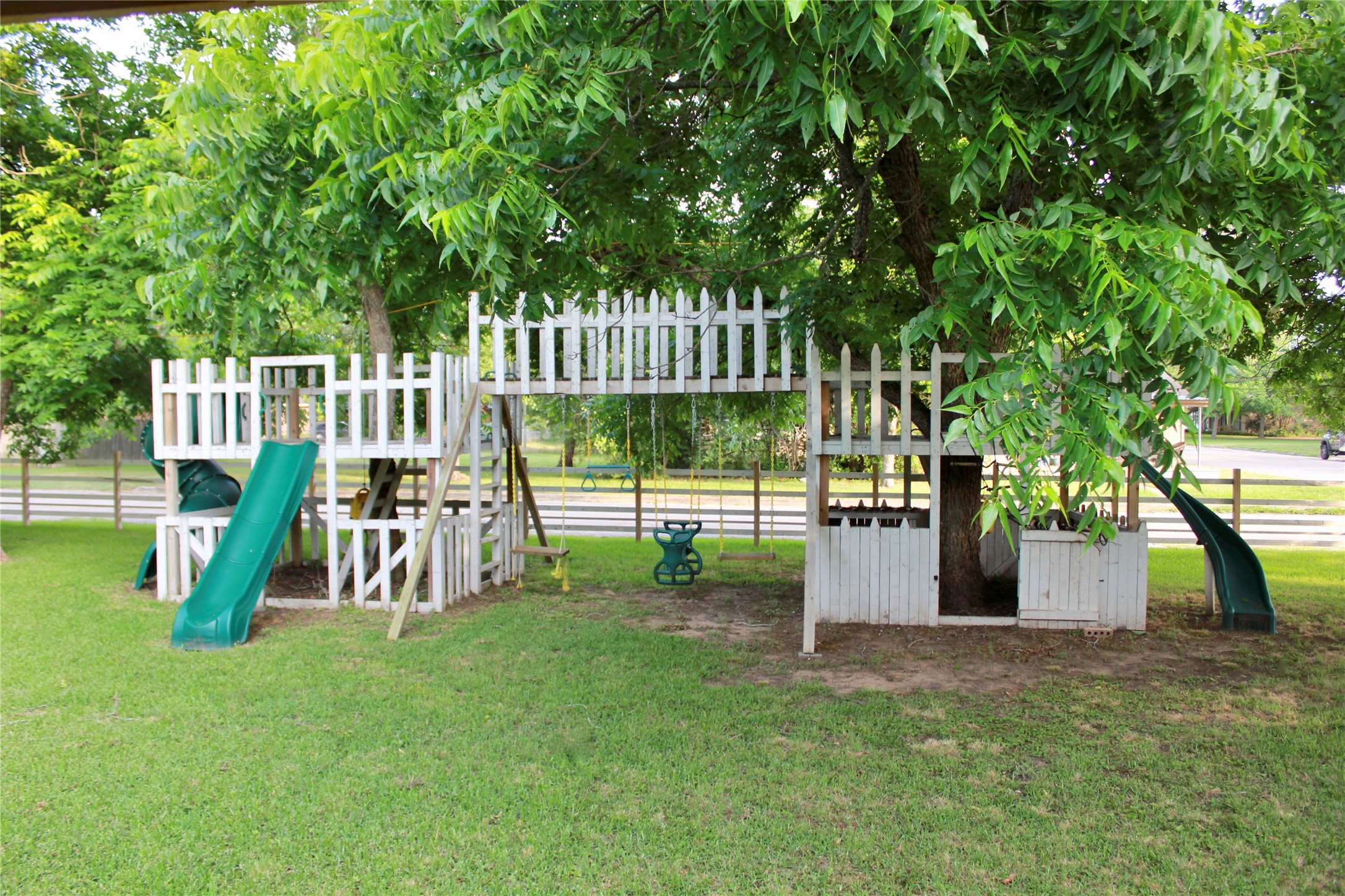 504 Hale Street Property Photo 12