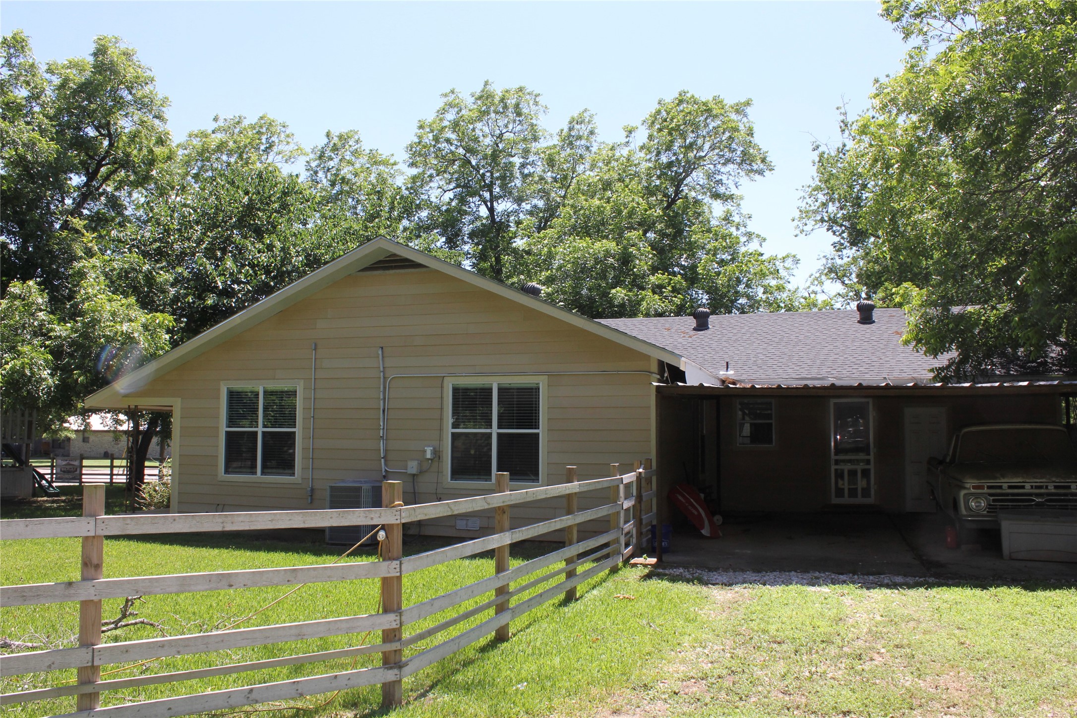 504 Hale Street Property Photo 15