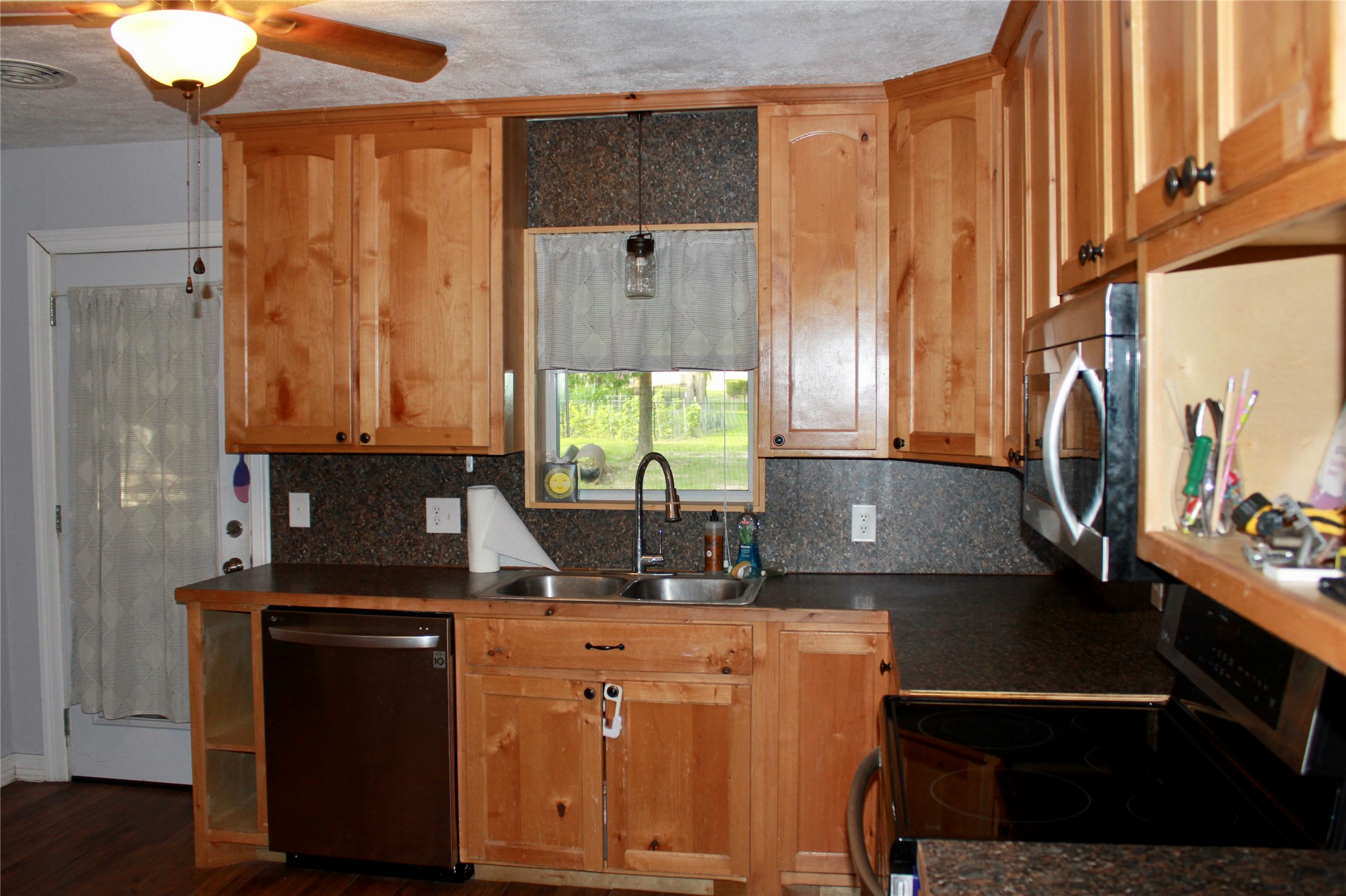 504 Hale Street Property Photo 18