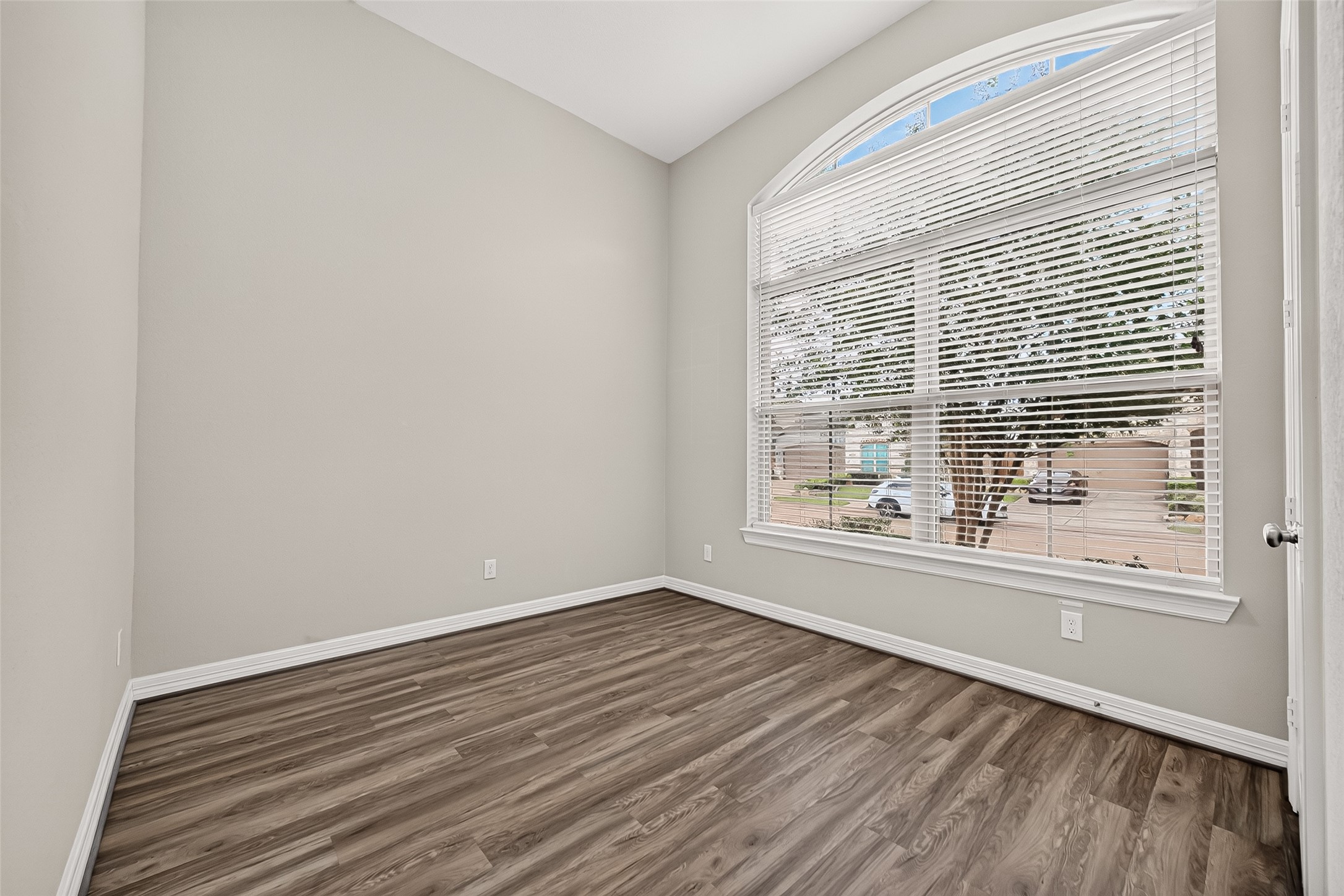 11422 Finavon Lane Property Photo 22