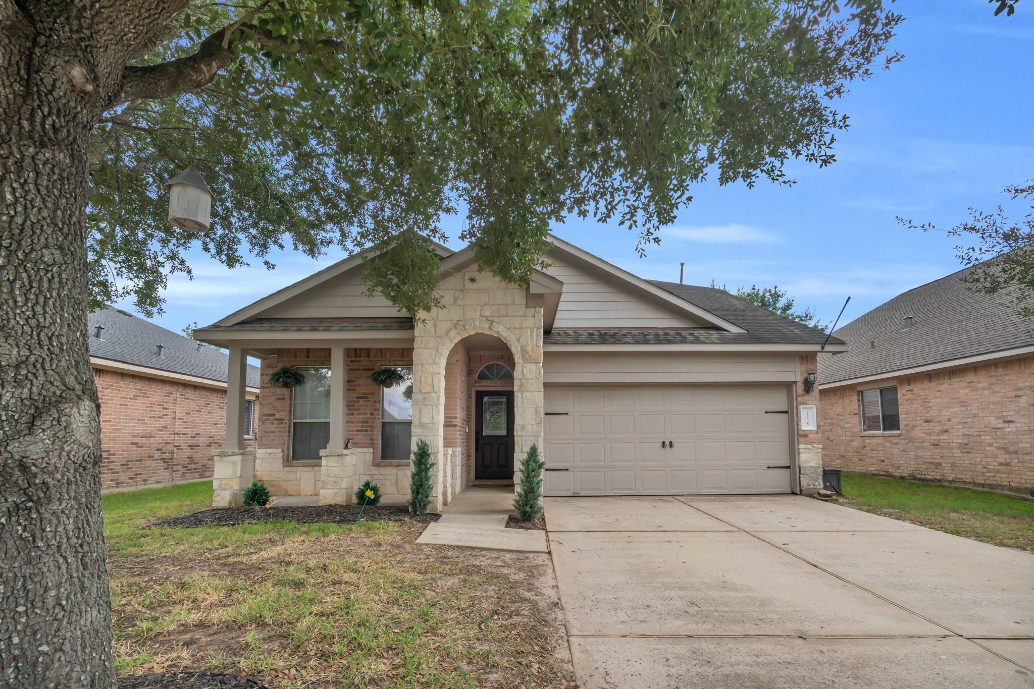 15335 Riford Drive Property Photo 1