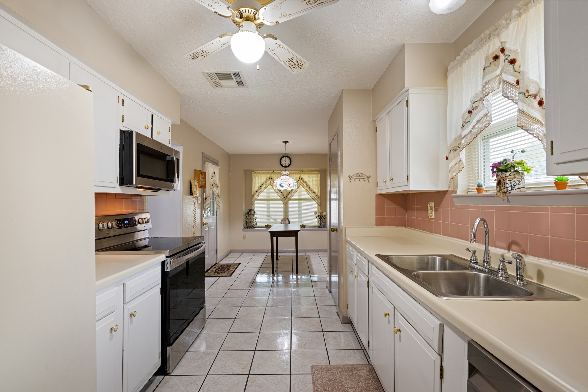 6230 Knollwest Drive Property Photo 11
