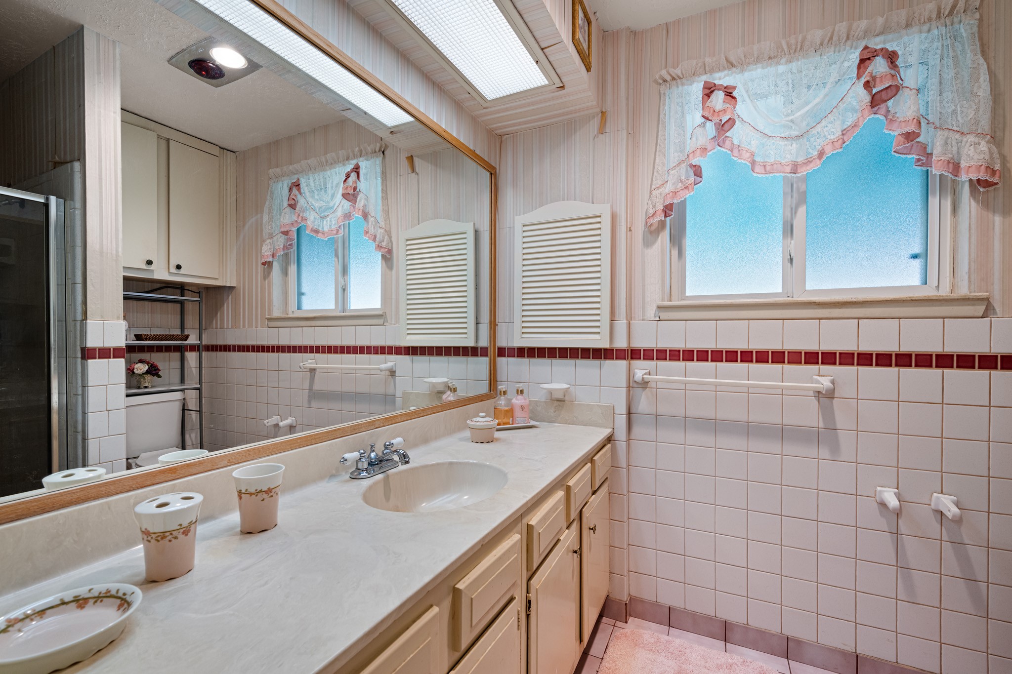 6230 Knollwest Drive Property Photo 15