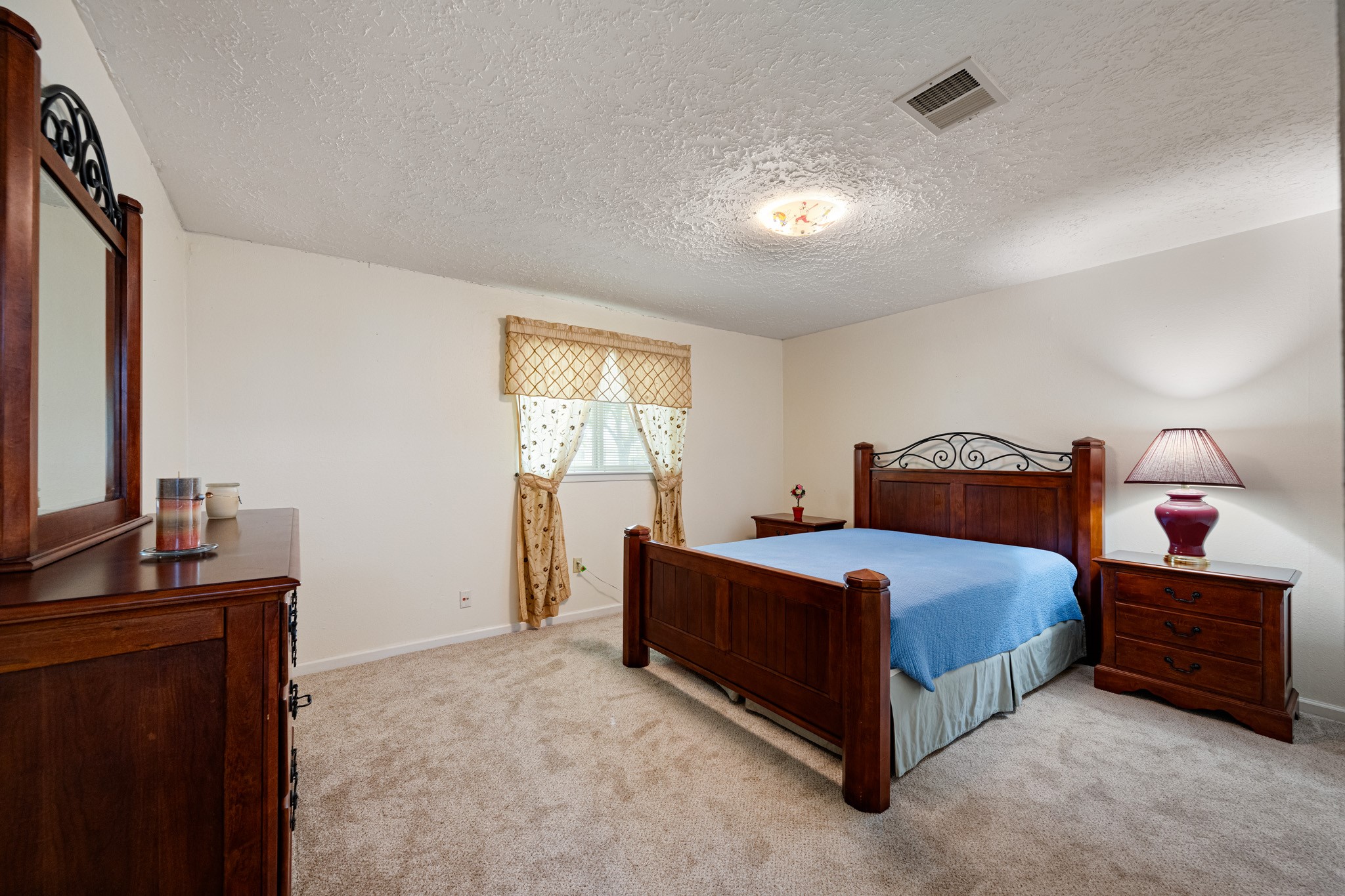 6230 Knollwest Drive Property Photo 16