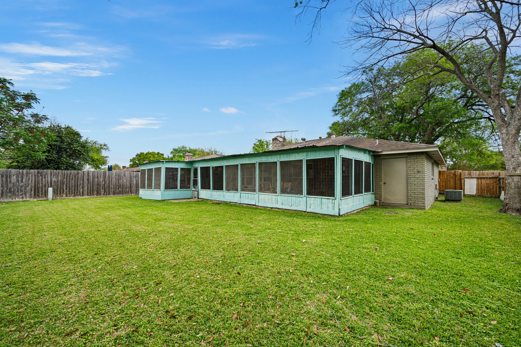 6230 Knollwest Drive Property Photo 24