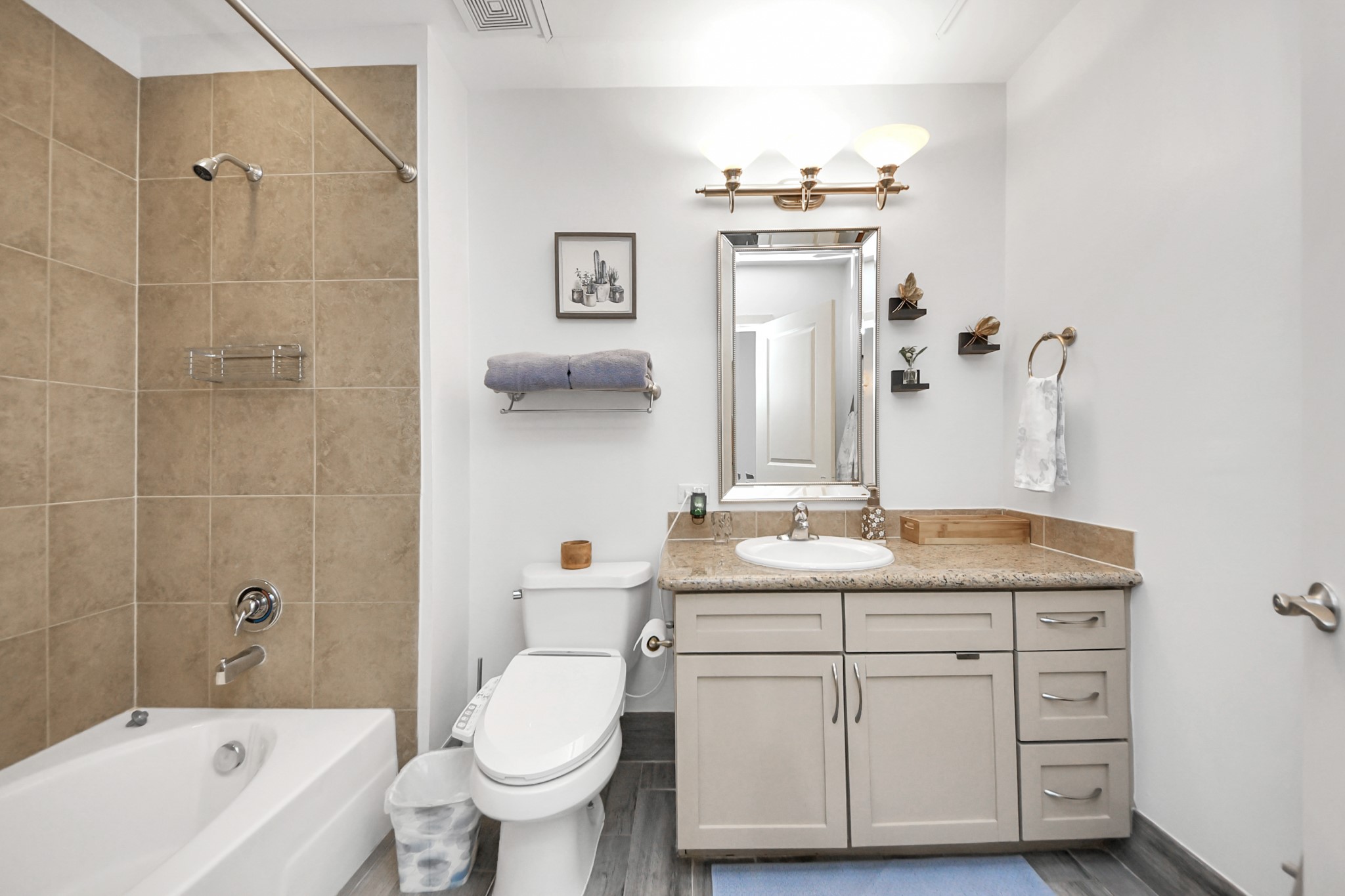 1900 Genesee Street 204 Property Photo 28