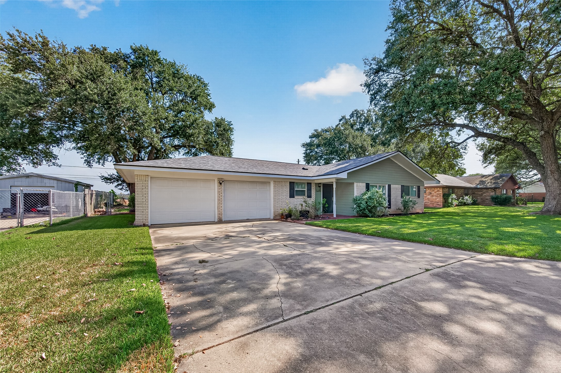 1405 Ladelle Street Property Photo 2