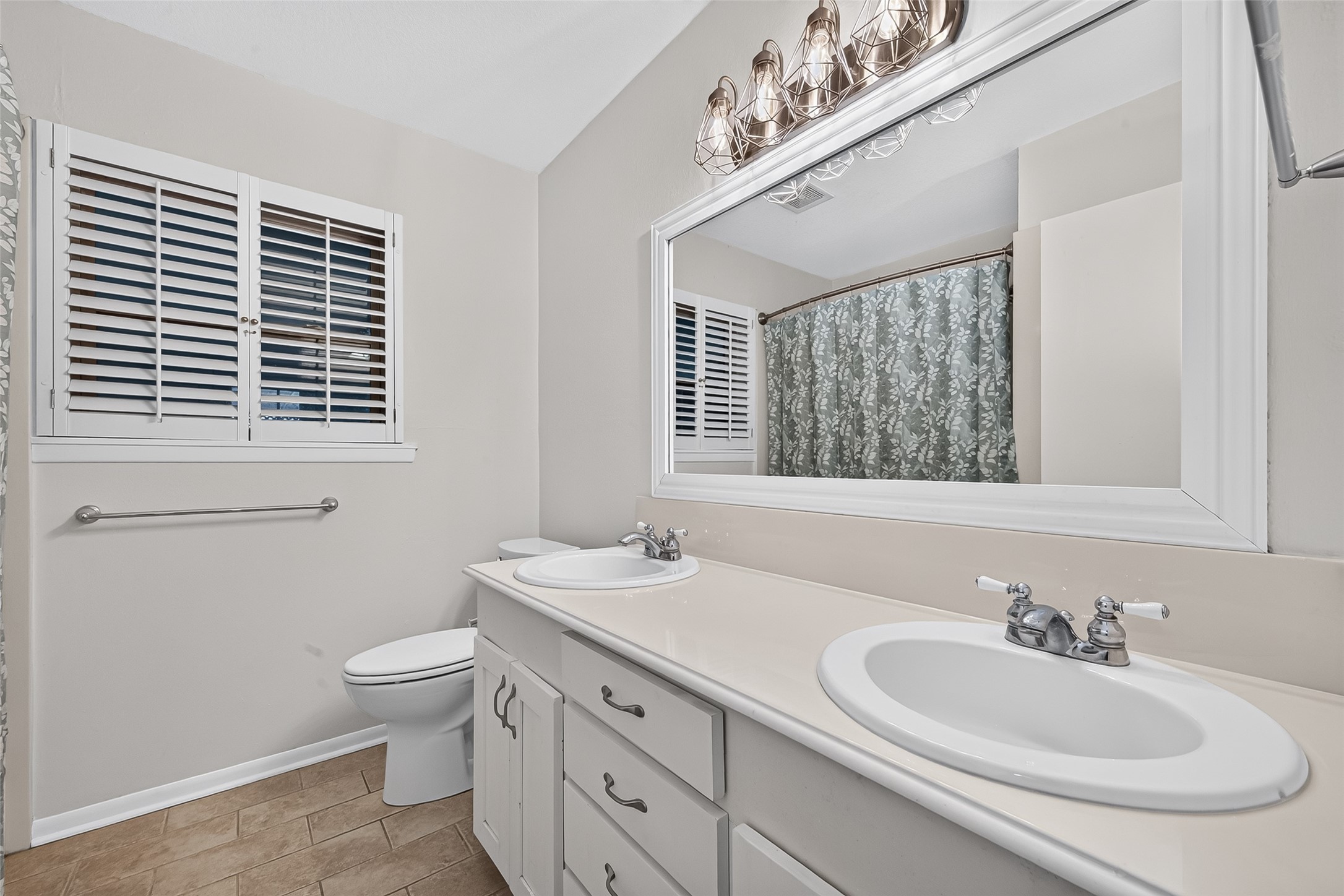 1405 Ladelle Street Property Photo 16