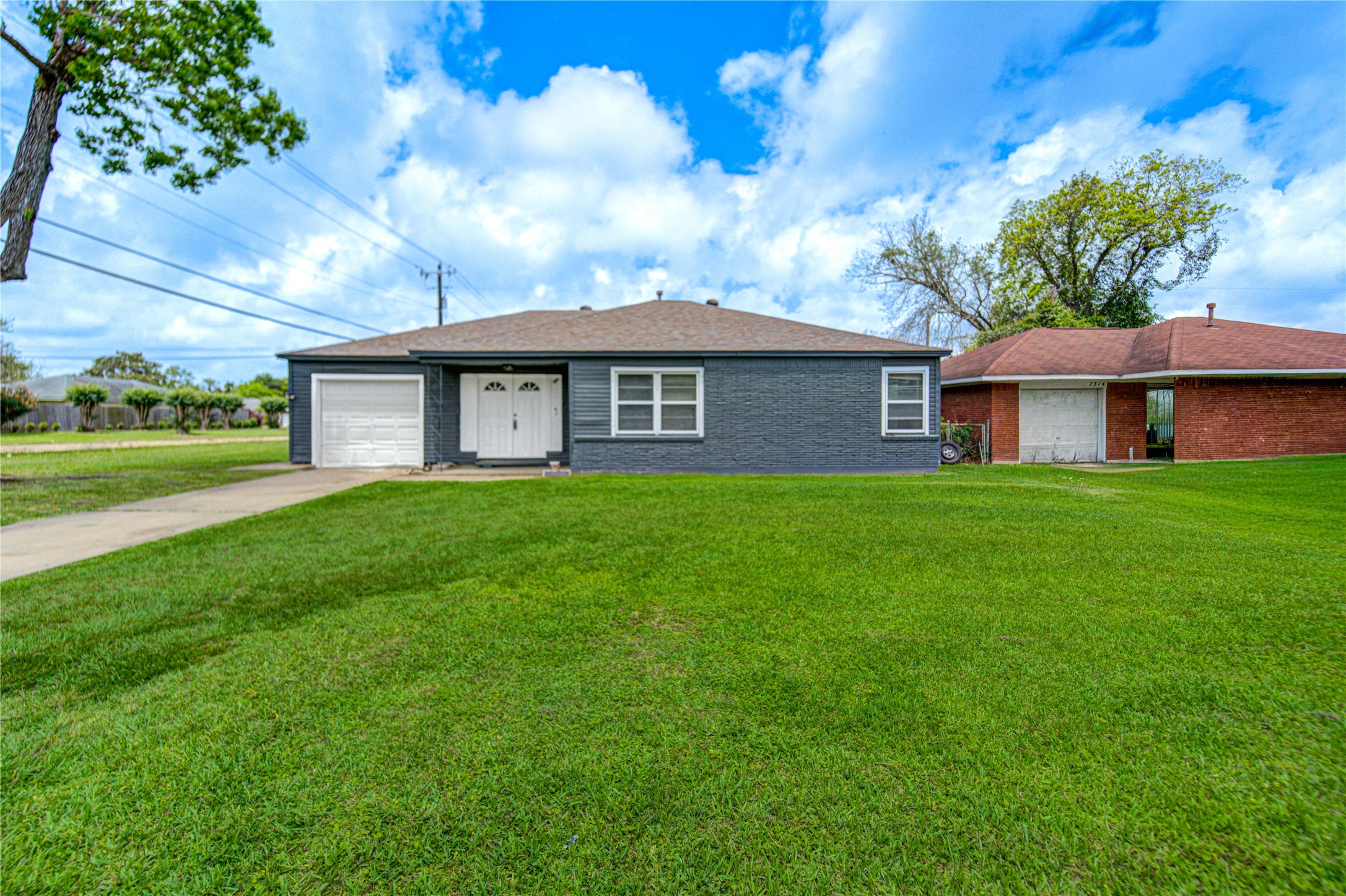 7318 Hummingbird Lane Property Photo 1